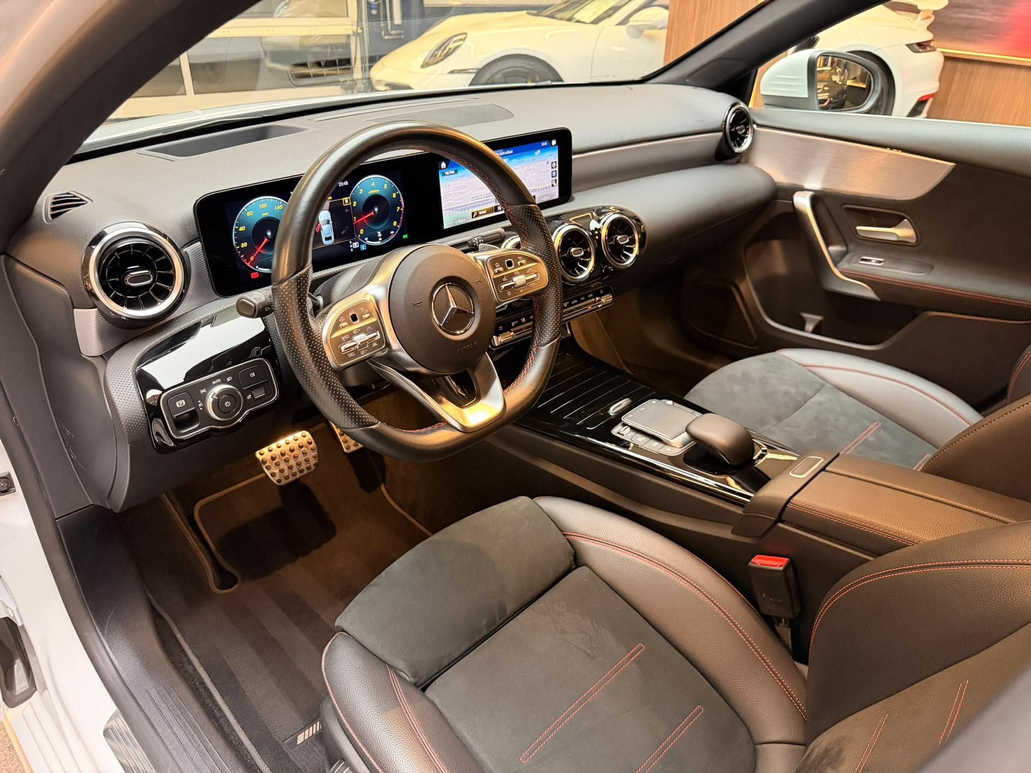 MERCEDES-BENZ A-Klasse V177 Limousine A 200 AMG Line - Bild 19