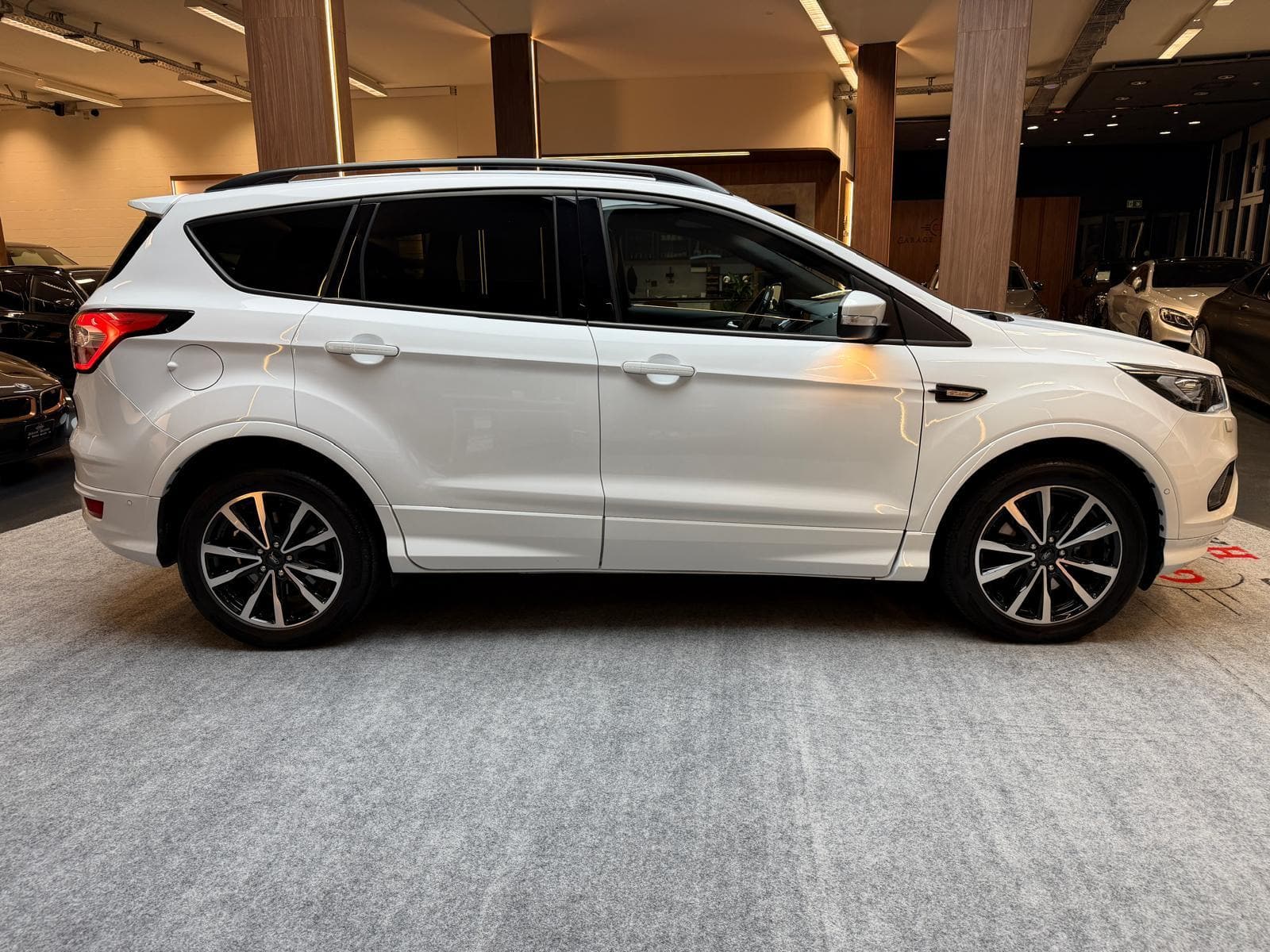 FORD Kuga 2.0 TDCi 150 ST-Line 2WD - Bild 8