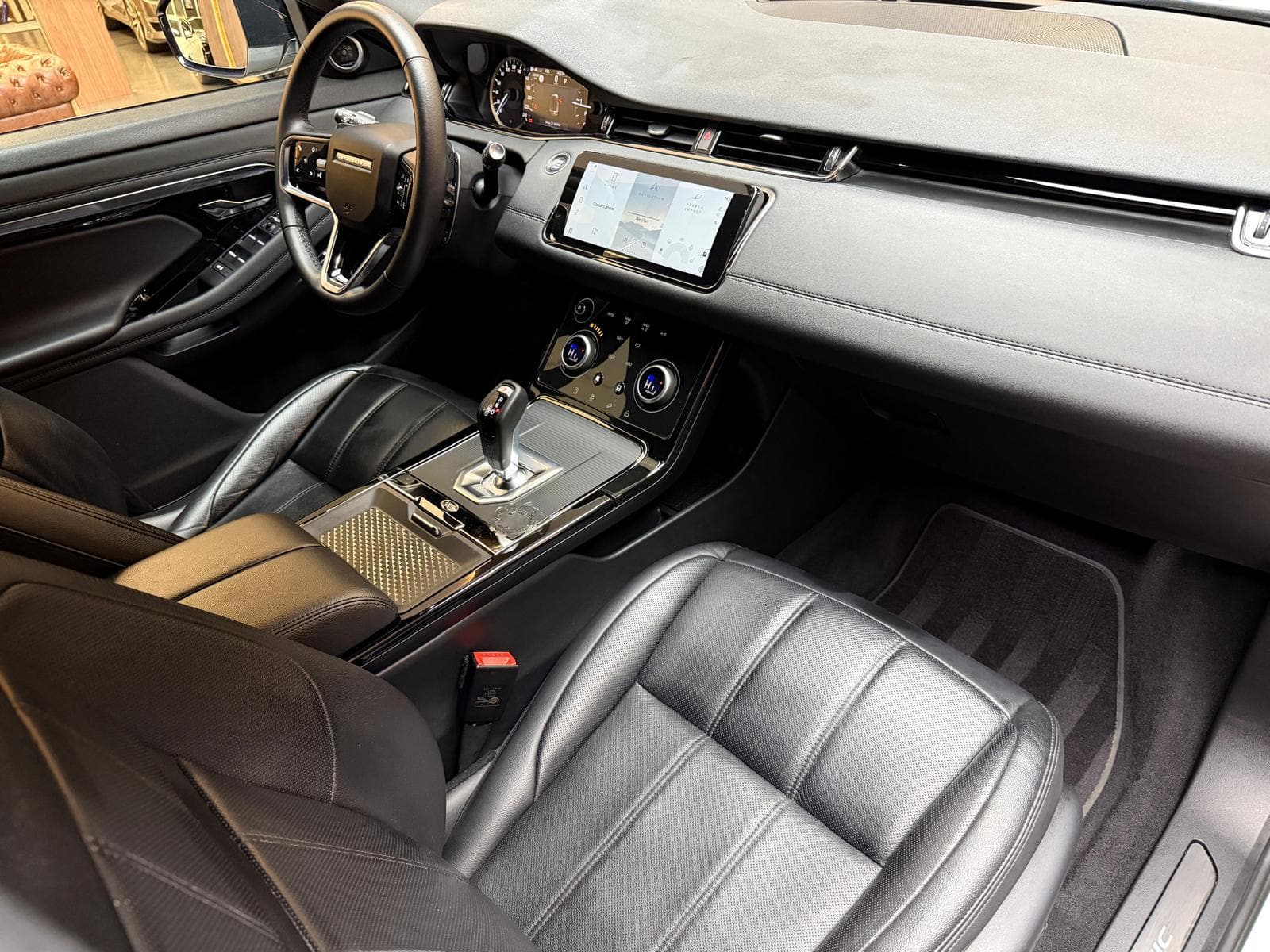 LAND ROVER Range Rover Evoque 2.0 D 200 R-Dynamic HSE - Bild 16