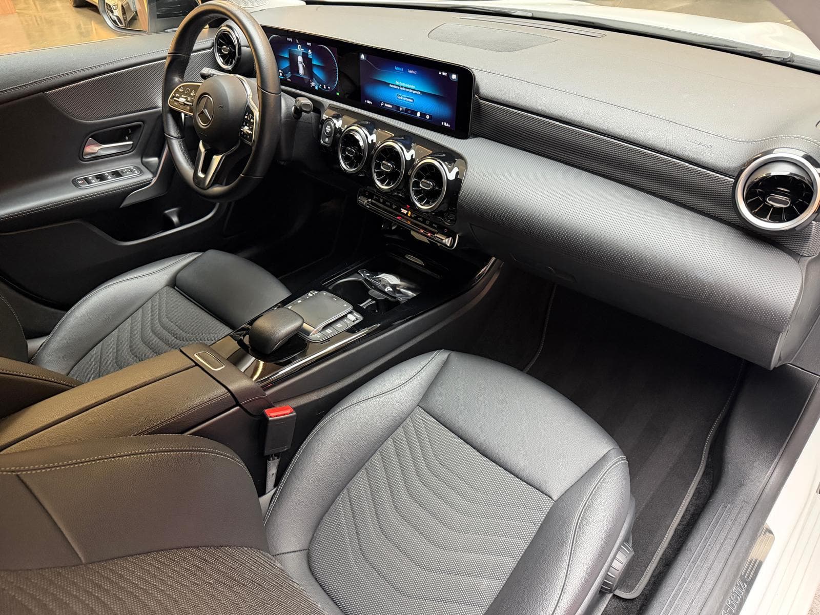 MERCEDES-BENZ CLA 180 d Progressive Shooting Brake - Bild 18