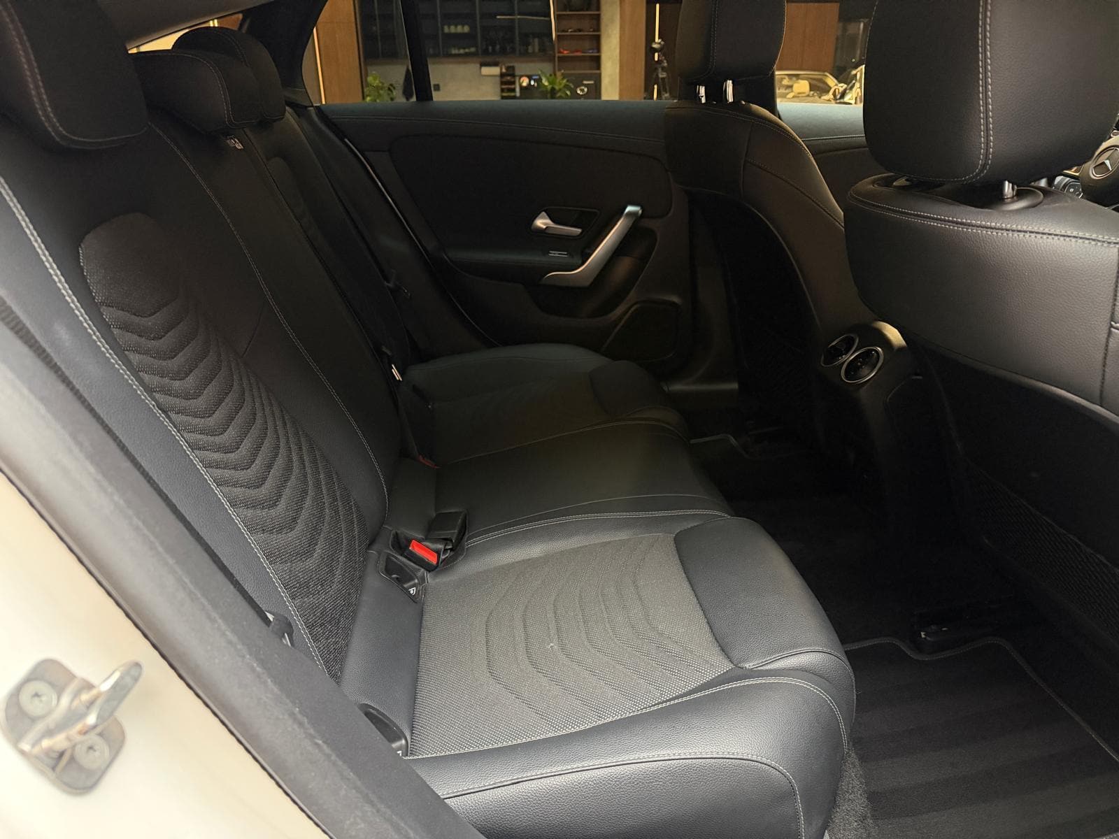 MERCEDES-BENZ CLA 180 d Progressive Shooting Brake - Bild 20