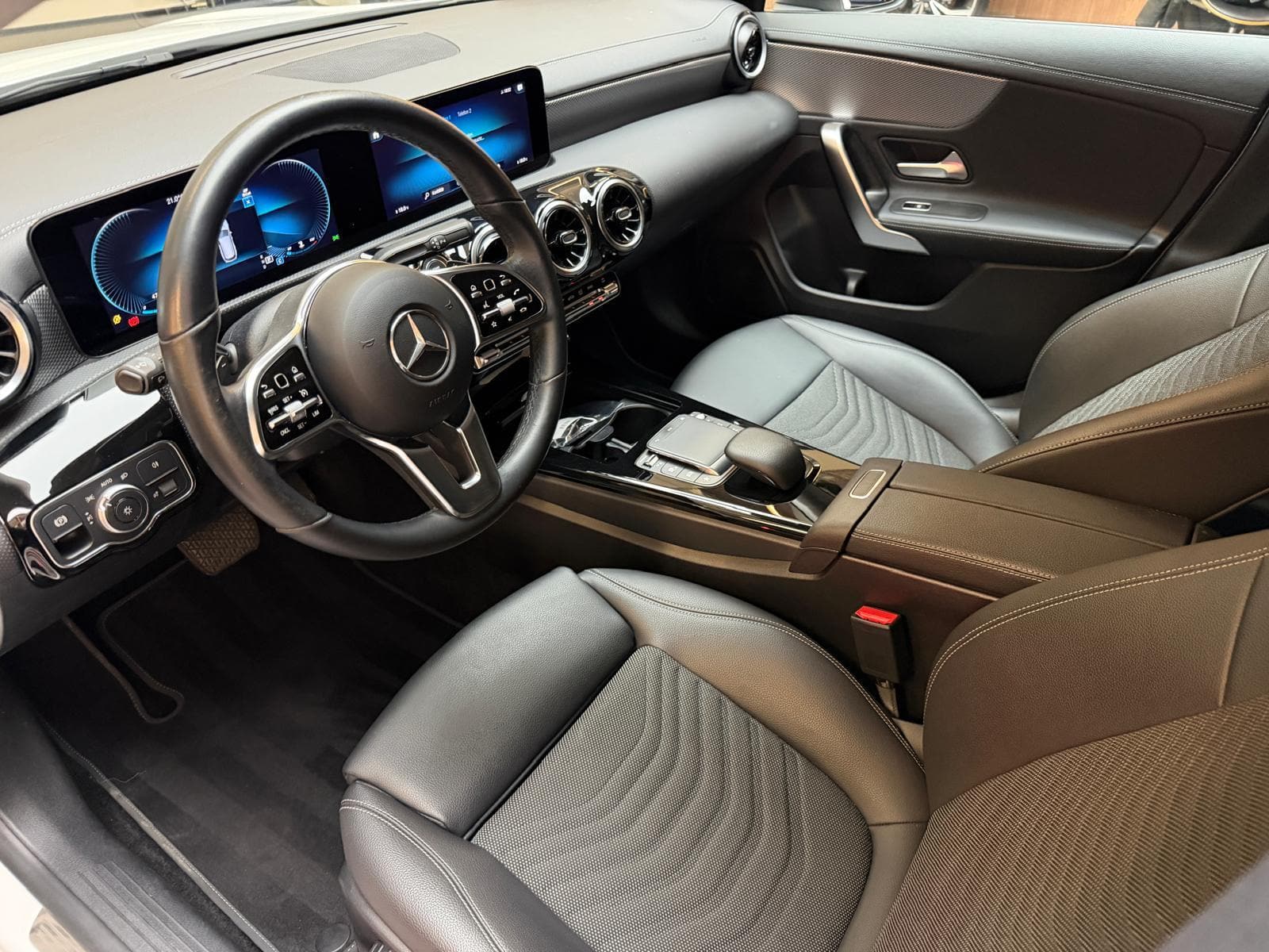 MERCEDES-BENZ CLA 180 d Progressive Shooting Brake - Bild 15