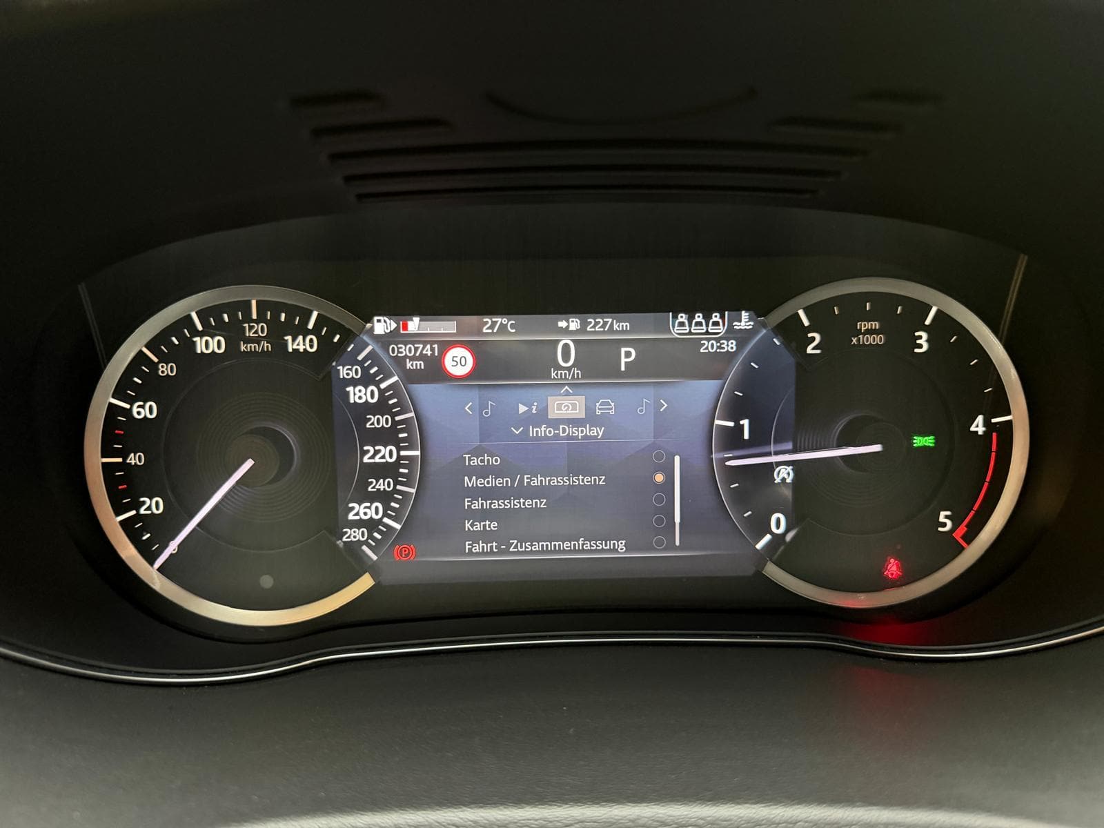 JAGUAR E-Pace 2.0 D I4 200 SE AWD - Bild 23