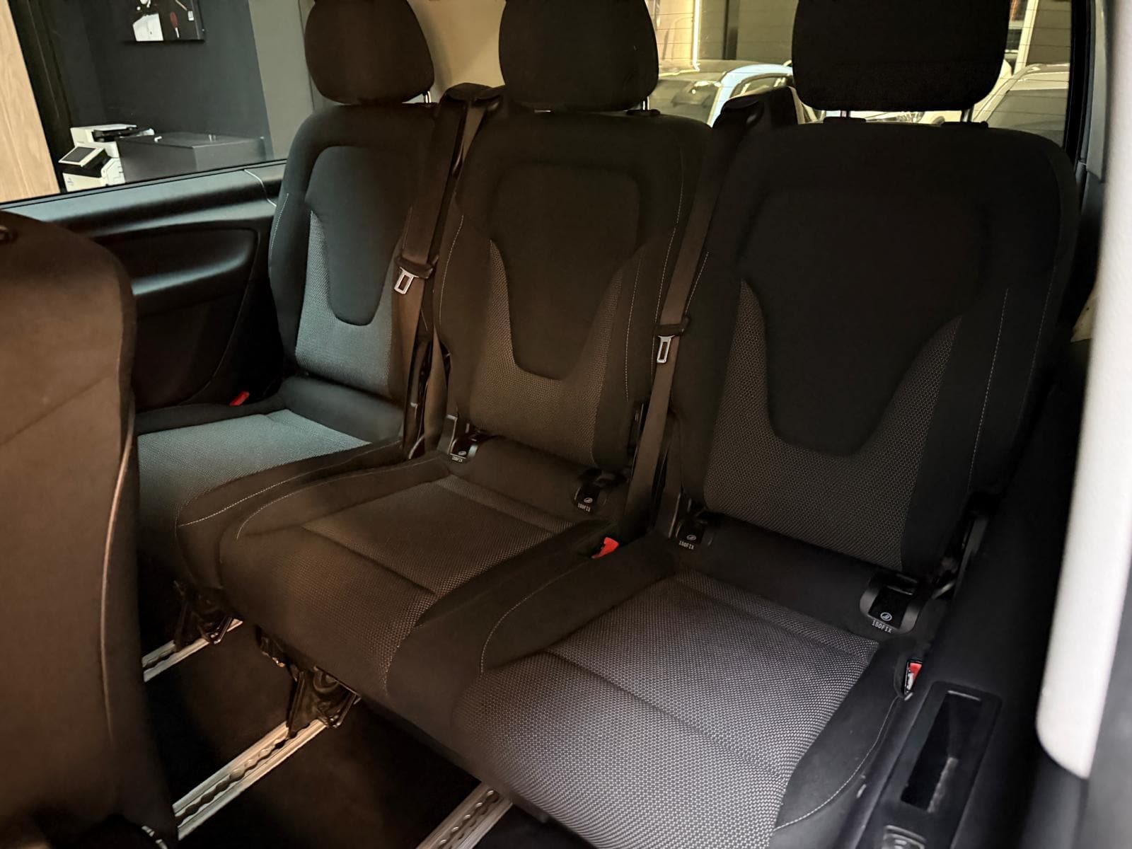 MERCEDES-BENZ V 250 d BlueTec lang 4matic Van - Bild 22