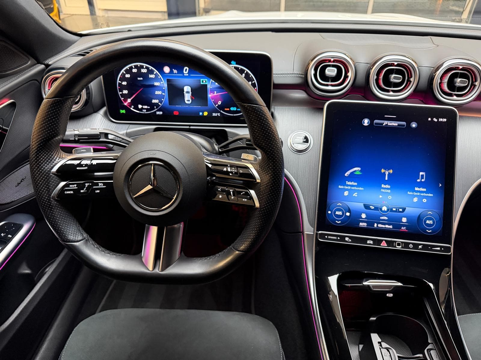 MERCEDES-BENZ C 200 AMG Line - Bild 14