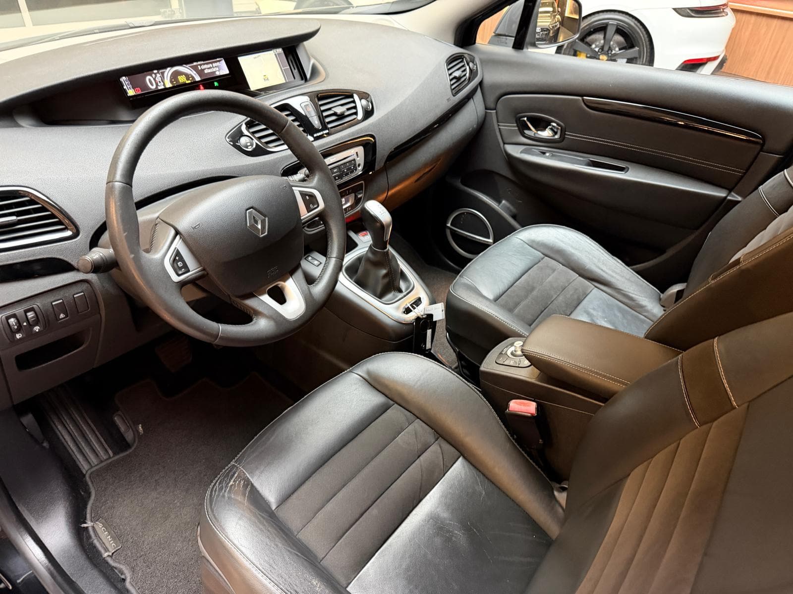 RENAULT Grand Scénic 2.0 dCi 150 Privilège 7P - Bild 14