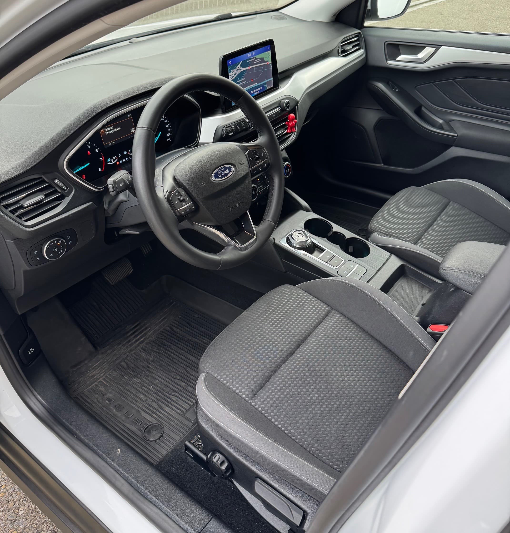FORD Focus 1.0 SCTi Cool Connect Automatic - Bild 14
