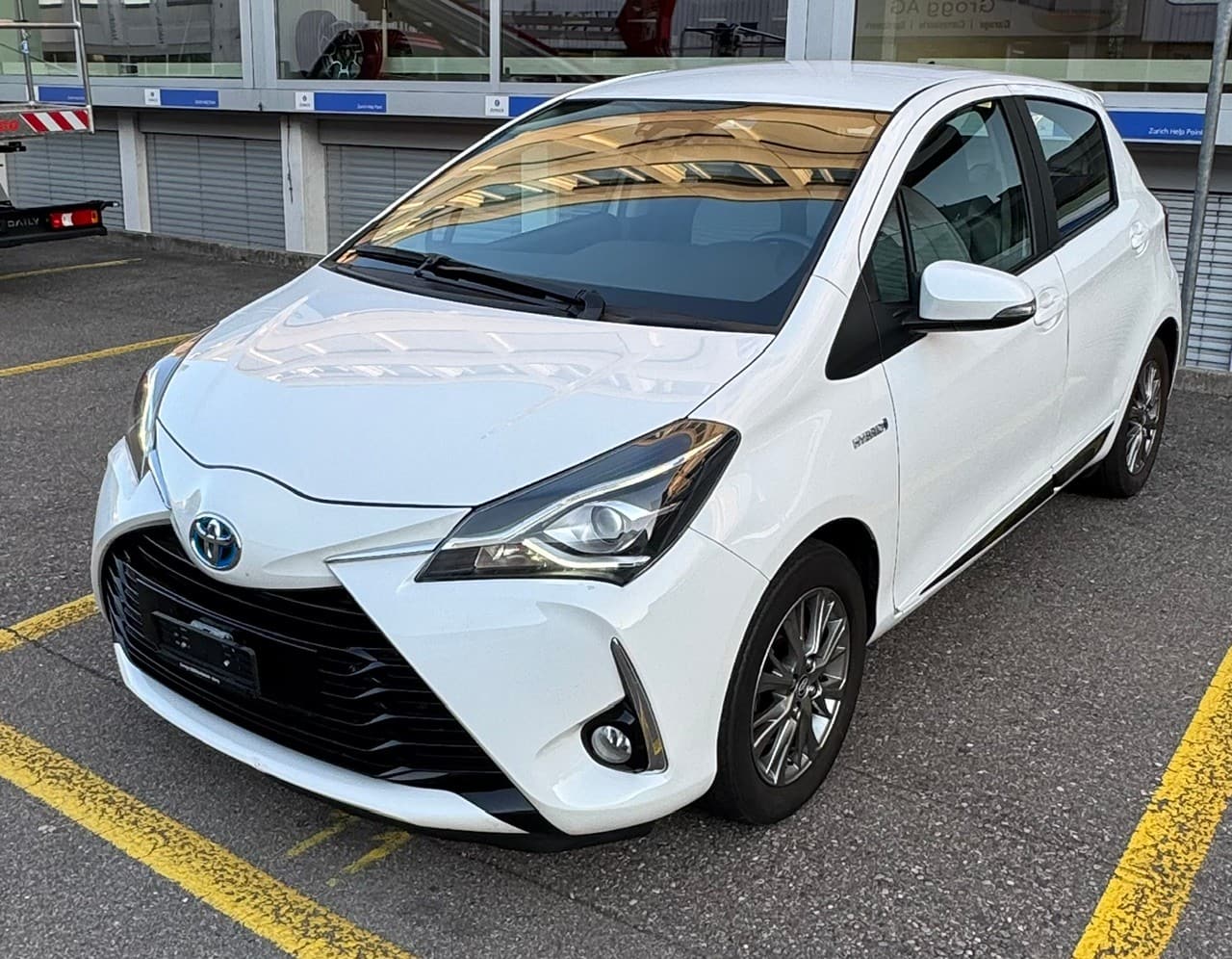 TOYOTA Yaris 1.5 VVT-i Hybrid Style e-CVT - Bild 1