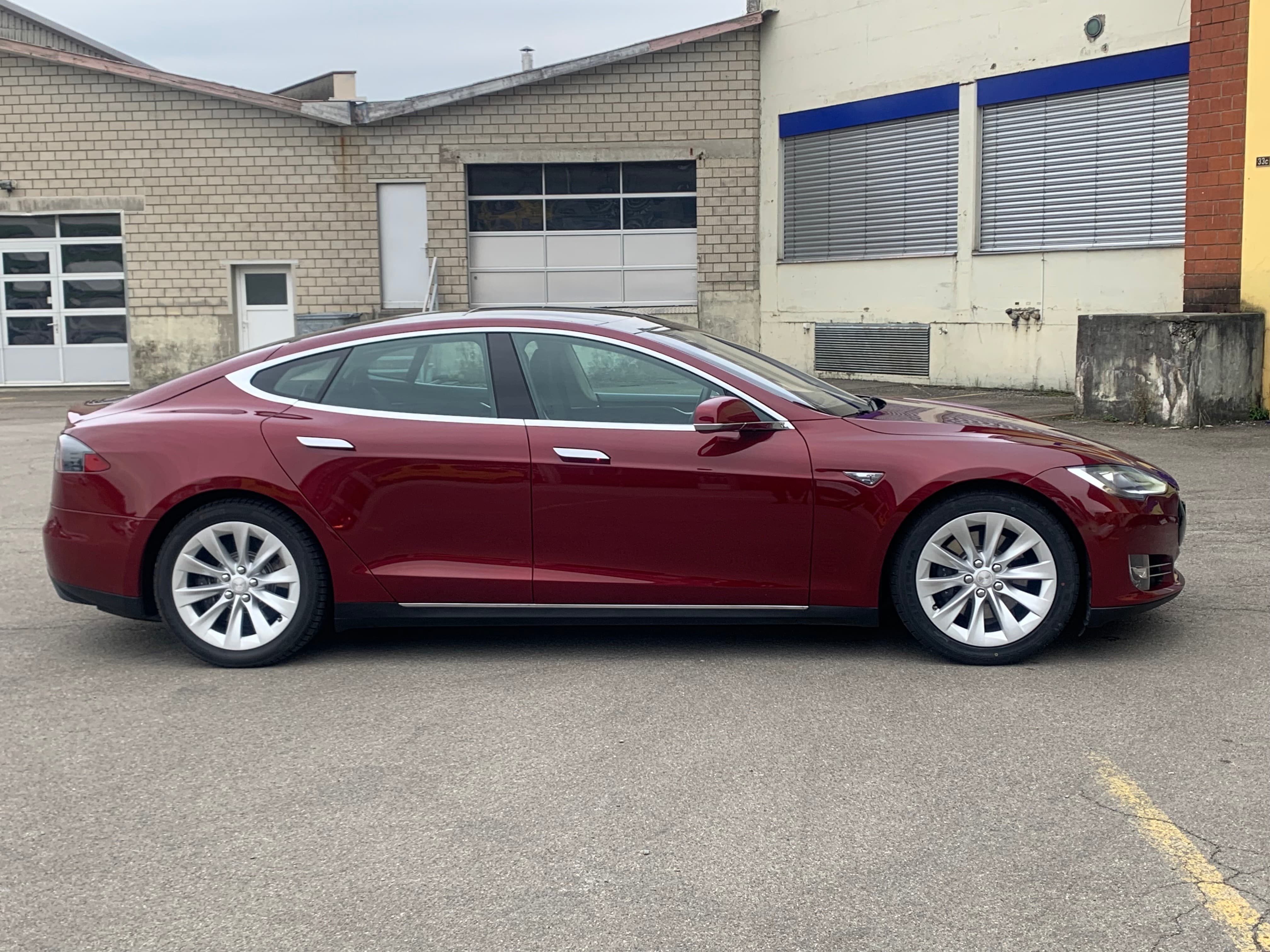 TESLA Model S 85 Signature Performance 85 - Bild 5