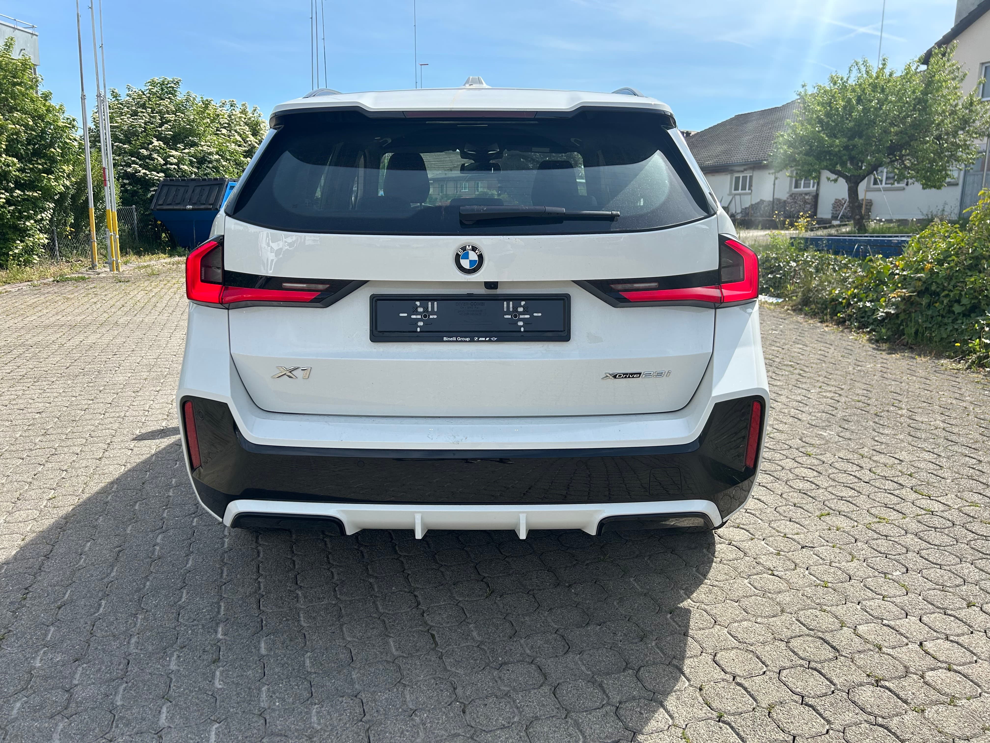 BMW X1 xDrive 23i 48V M Sport - Bild 4
