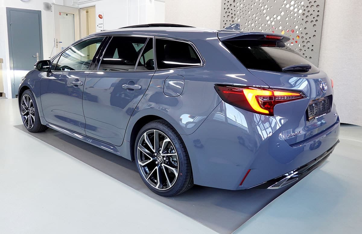 TOYOTA Corolla Touring Sports 2.0 HSD Premium e-CVT, VOLLEDER - Bild 3