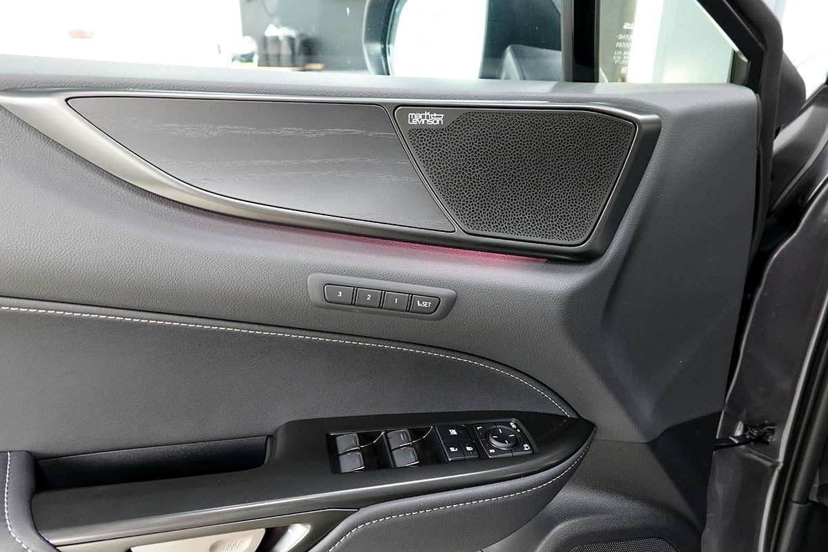 LEXUS NX 450h+ E-FOUR Excellence Panoramaglasdach - Bild 17