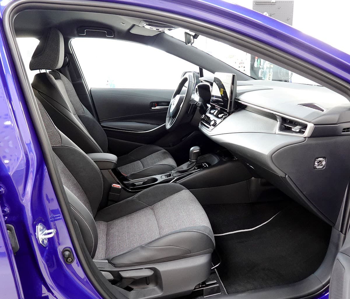 TOYOTA Corolla 2.0 HSD Trend e- CVT - Bild 5