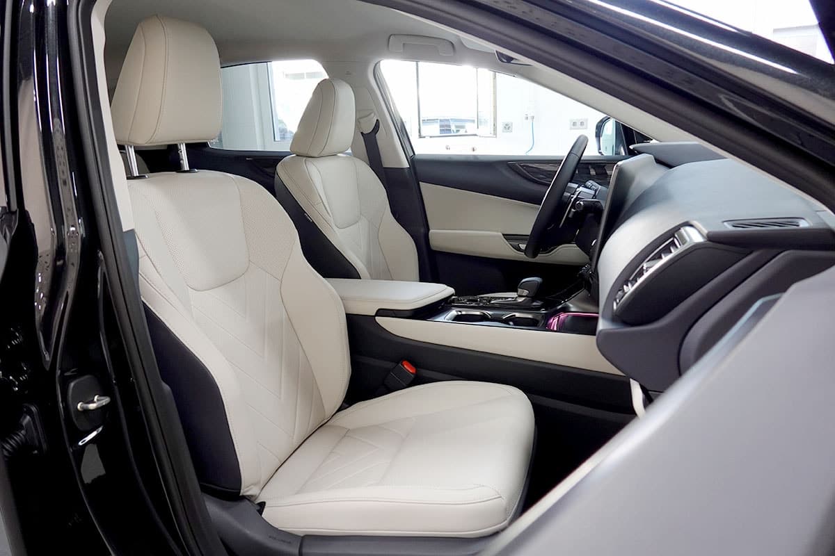 LEXUS NX 450h+ E-FOUR Comfort - Bild 4