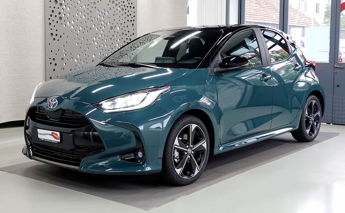 TOYOTA Yaris 1.5 Premium e-CVT, Bitone