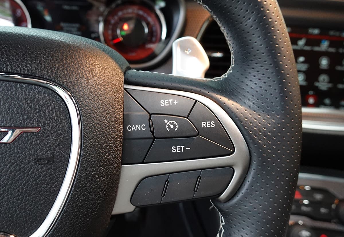 DODGE 6.2 V8 SC HEMI SRT Hellcat - Bild 13