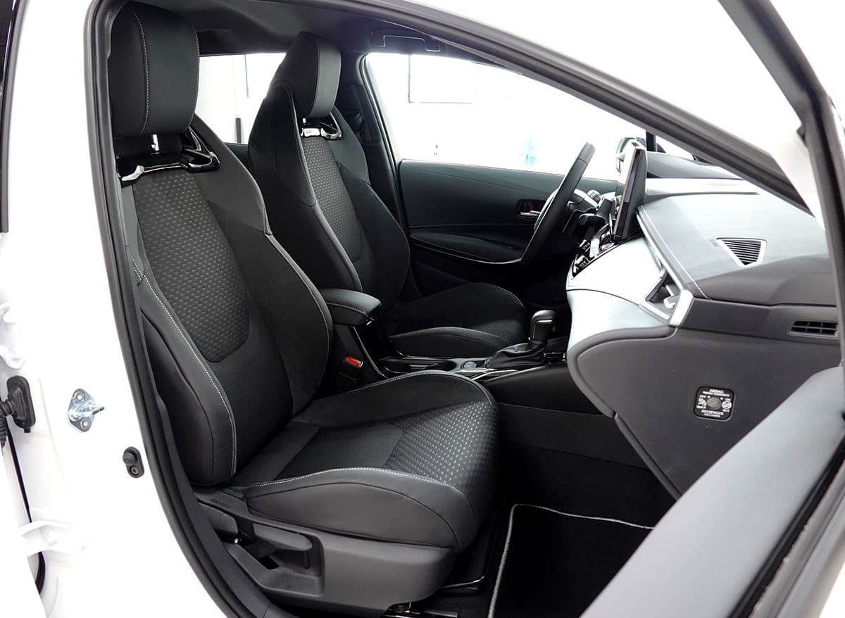 TOYOTA Corolla Touring Sports 2.0 HSD Premium e-CVT - Bild 4