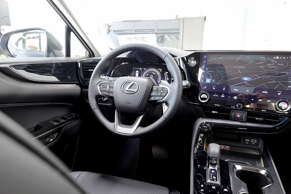 LEXUS NX 450h+ E-FOUR Comfort, 20" Alufelgen - Bild 8