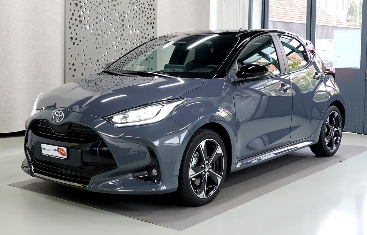 TOYOTA Yaris 1.5 Premium e-CVT, Bitone