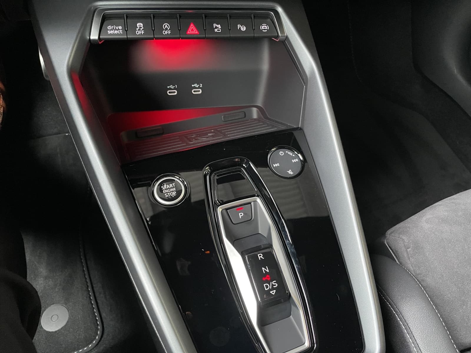 AUDI A3 Limousine TFSI 150 kW quattro S line S-tronic - Bild 13