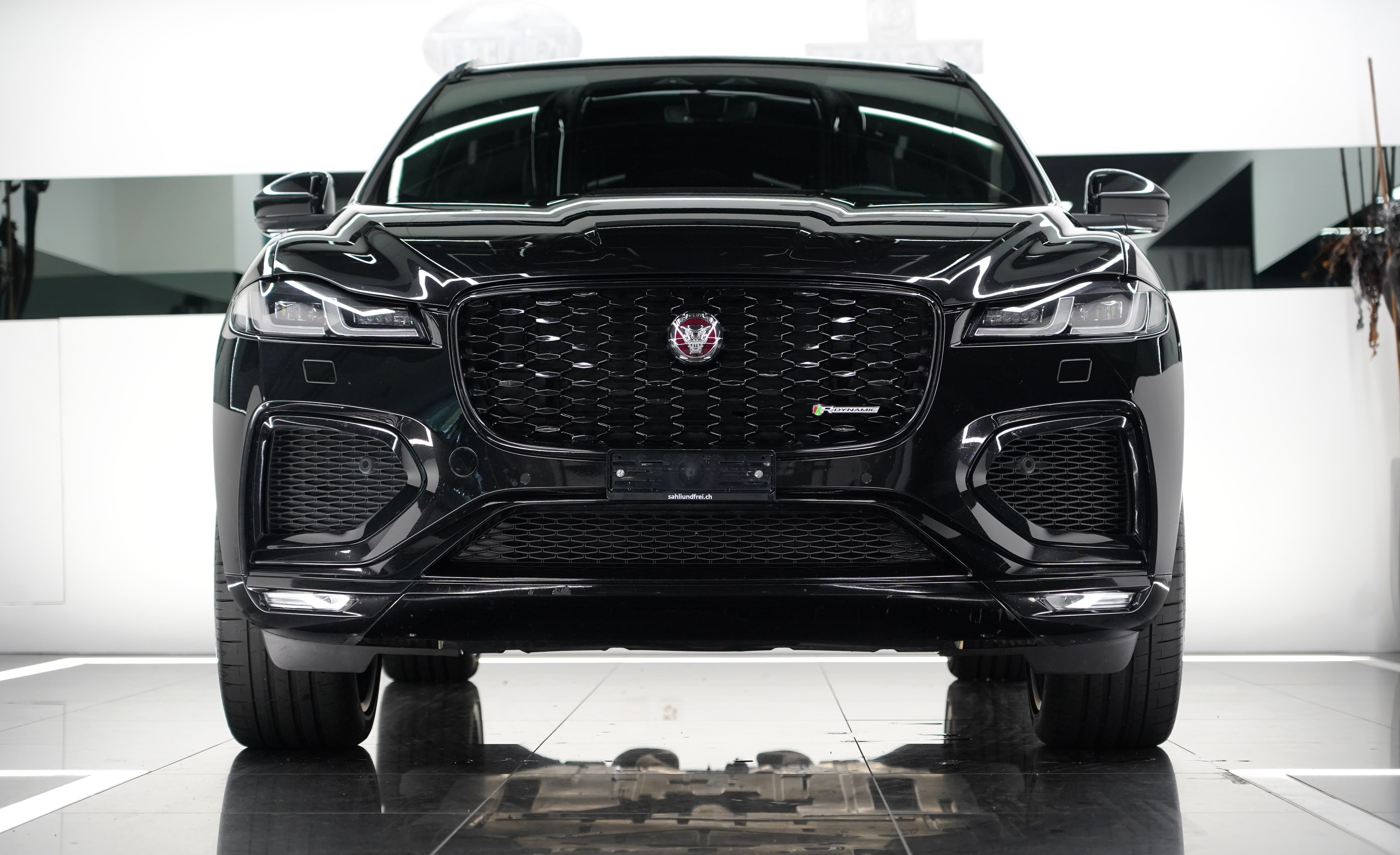 JAGUAR F-Pace 3.0 P400 R-Dyn. SE - Bild 4