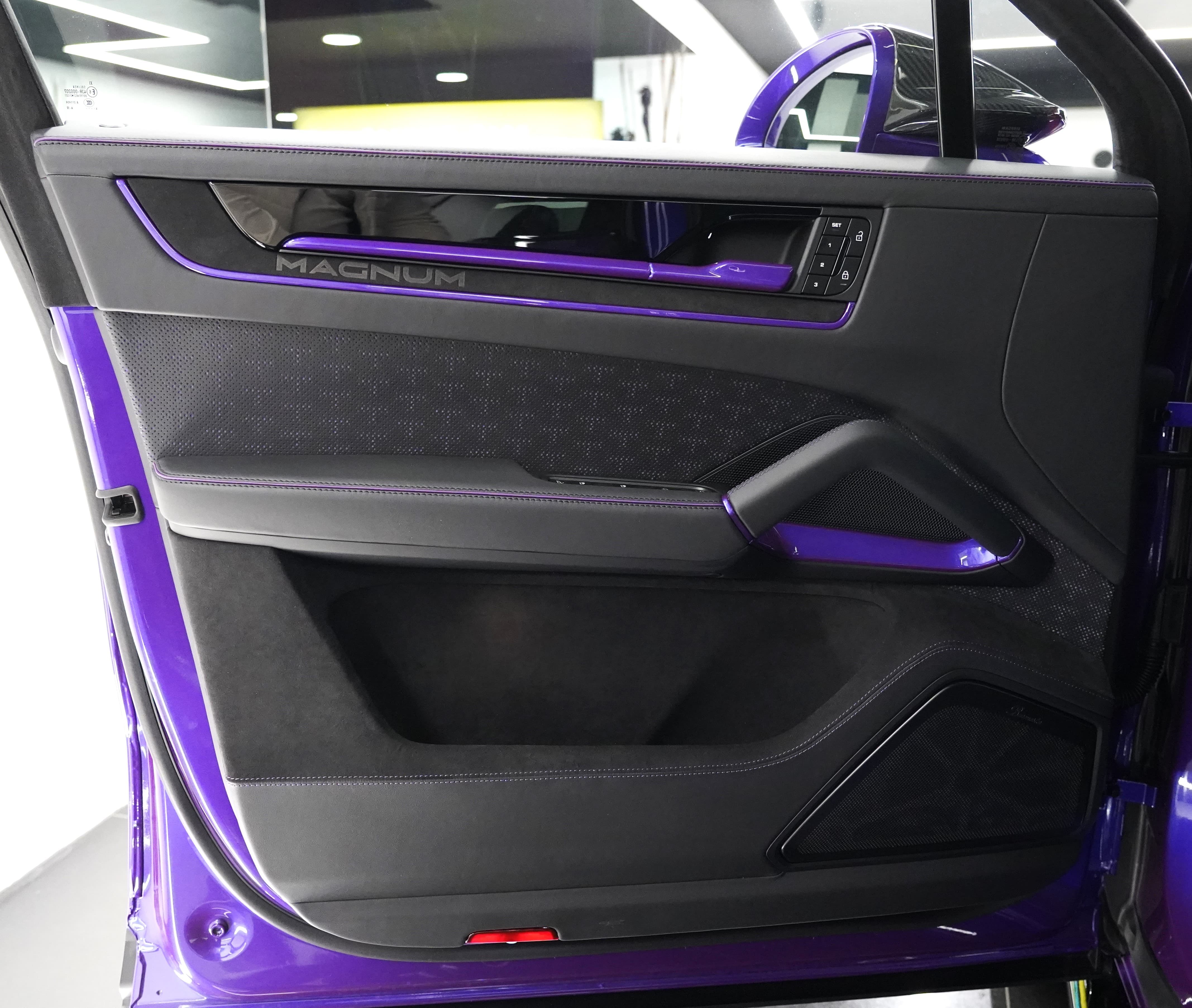 PORSCHE CayenneCoupé T E-Hybrid - Bild 12