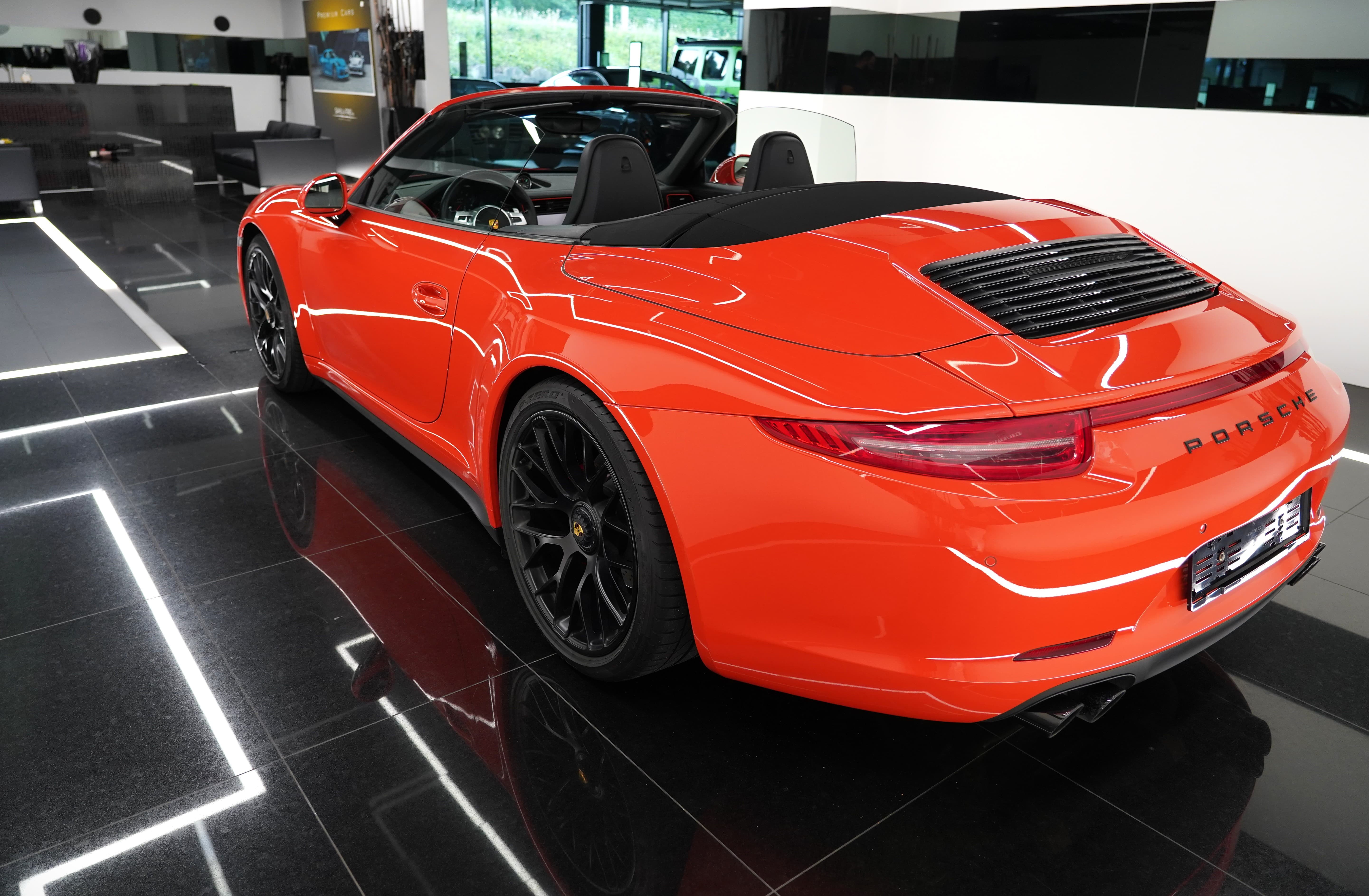 PORSCHE 911 Carrera 4 GTS Cabrio - Bild 7