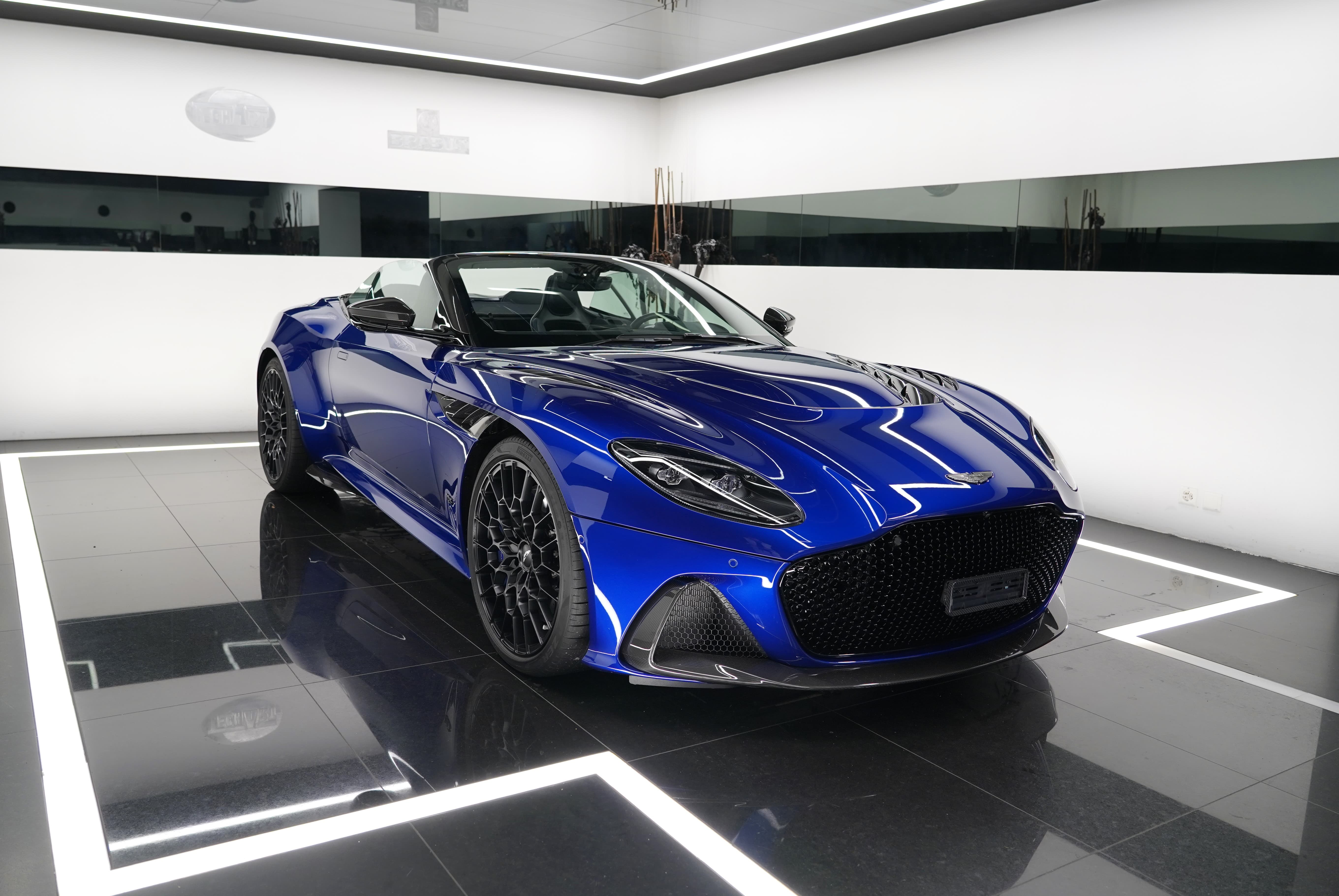 ASTON MARTIN DBS 770 Volante - Bild 3