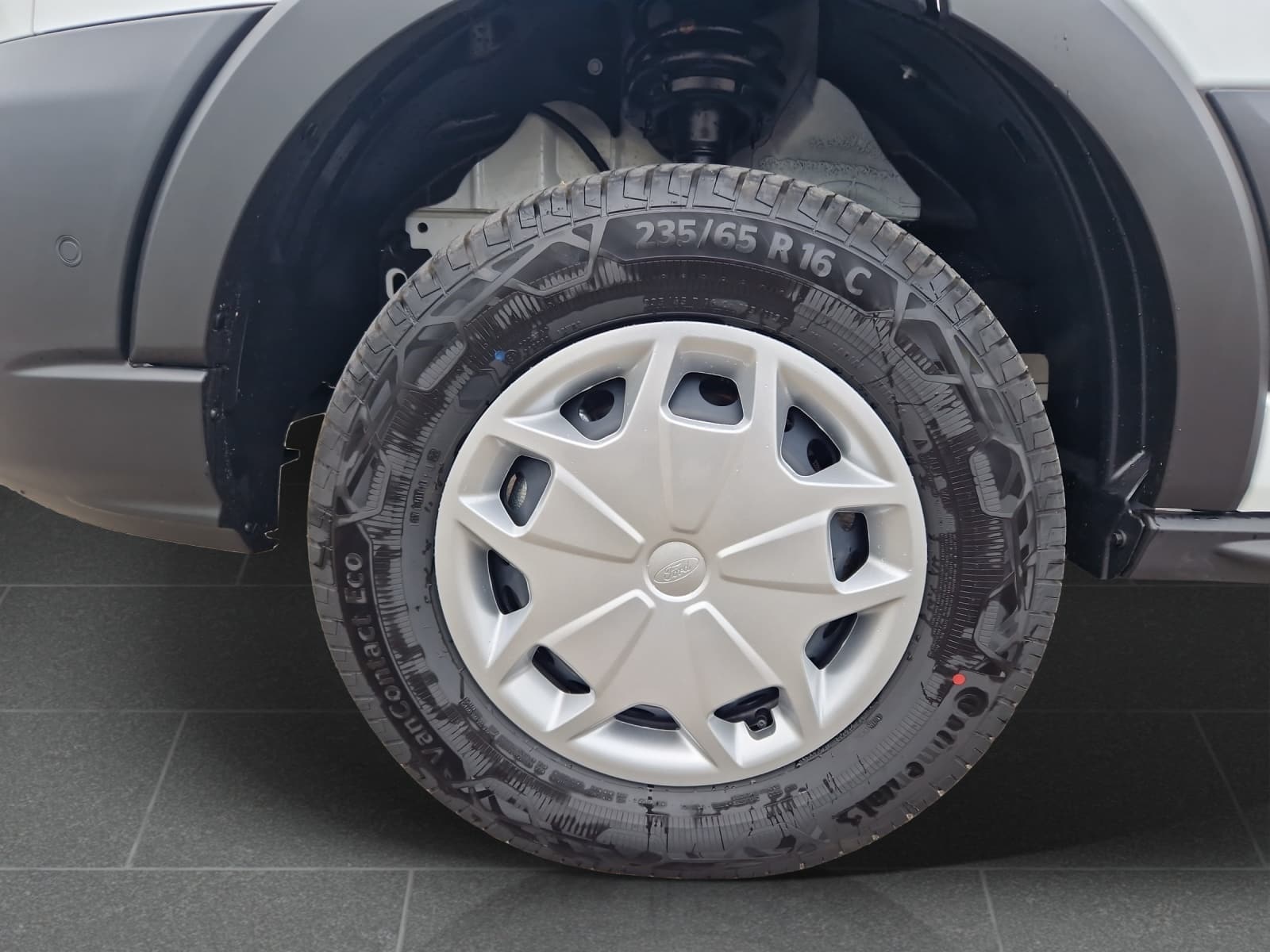FORD E-Transit Van 350 L2H2 67kWh Trend - Bild 19
