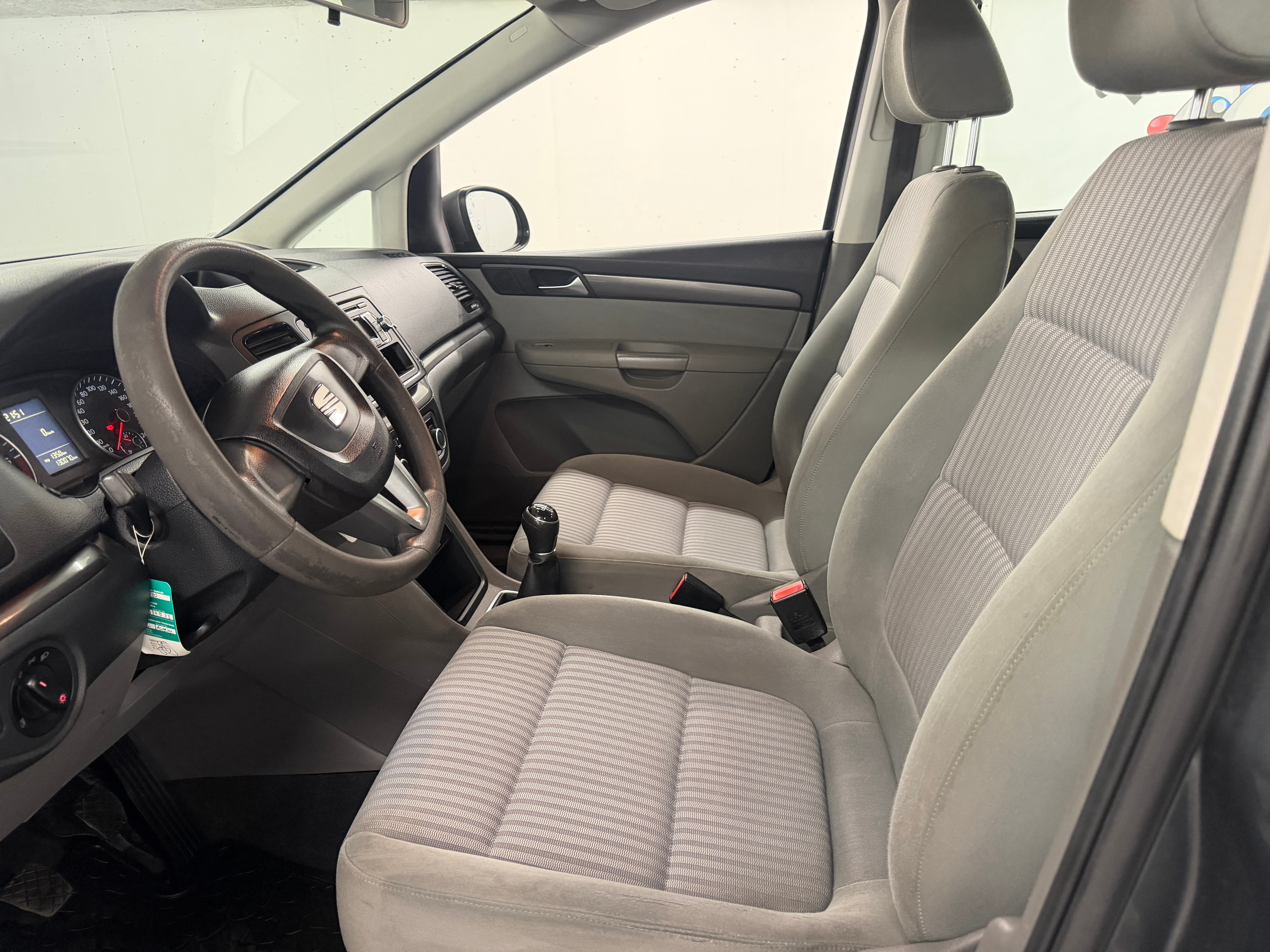 SEAT Alhambra 2.0 TDI Reference 4x4 - Bild 9