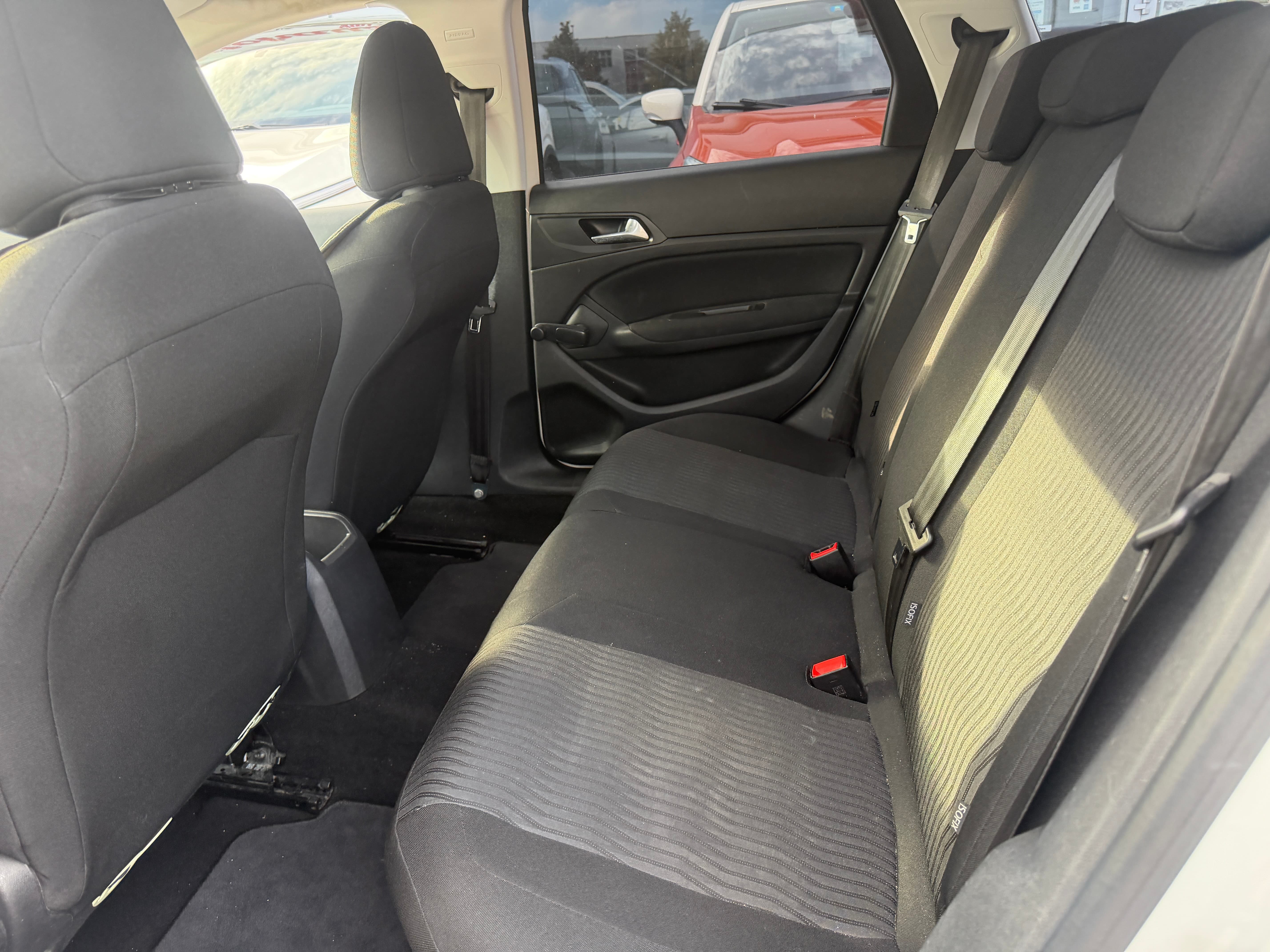 PEUGEOT 308 SW 1.2 THP Access - Bild 11