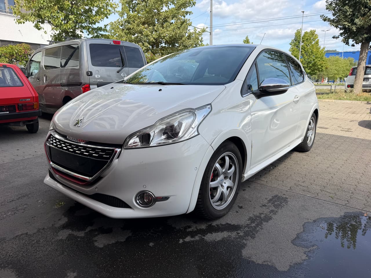 PEUGEOT 208 1.6 Turbo GTi