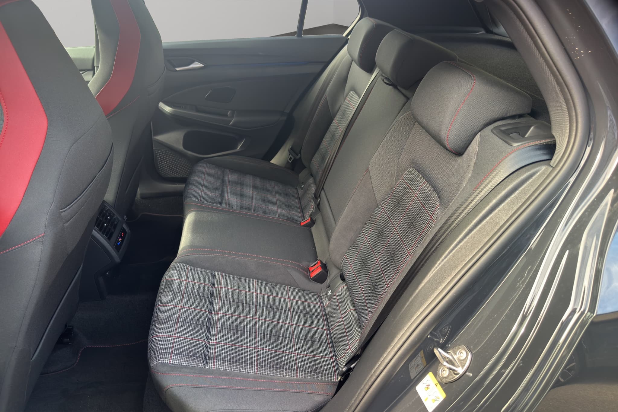 VW Golf 2.0 TSI GTI DSG - Bild 6