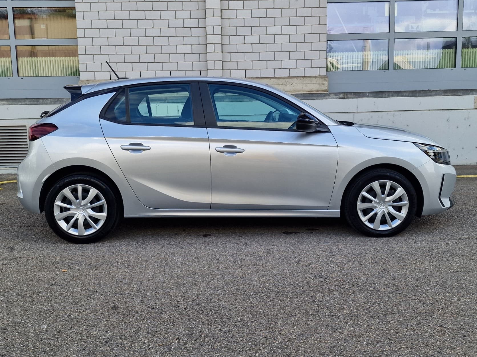 OPEL Corsa 1.2 TP Elegance - Bild 4