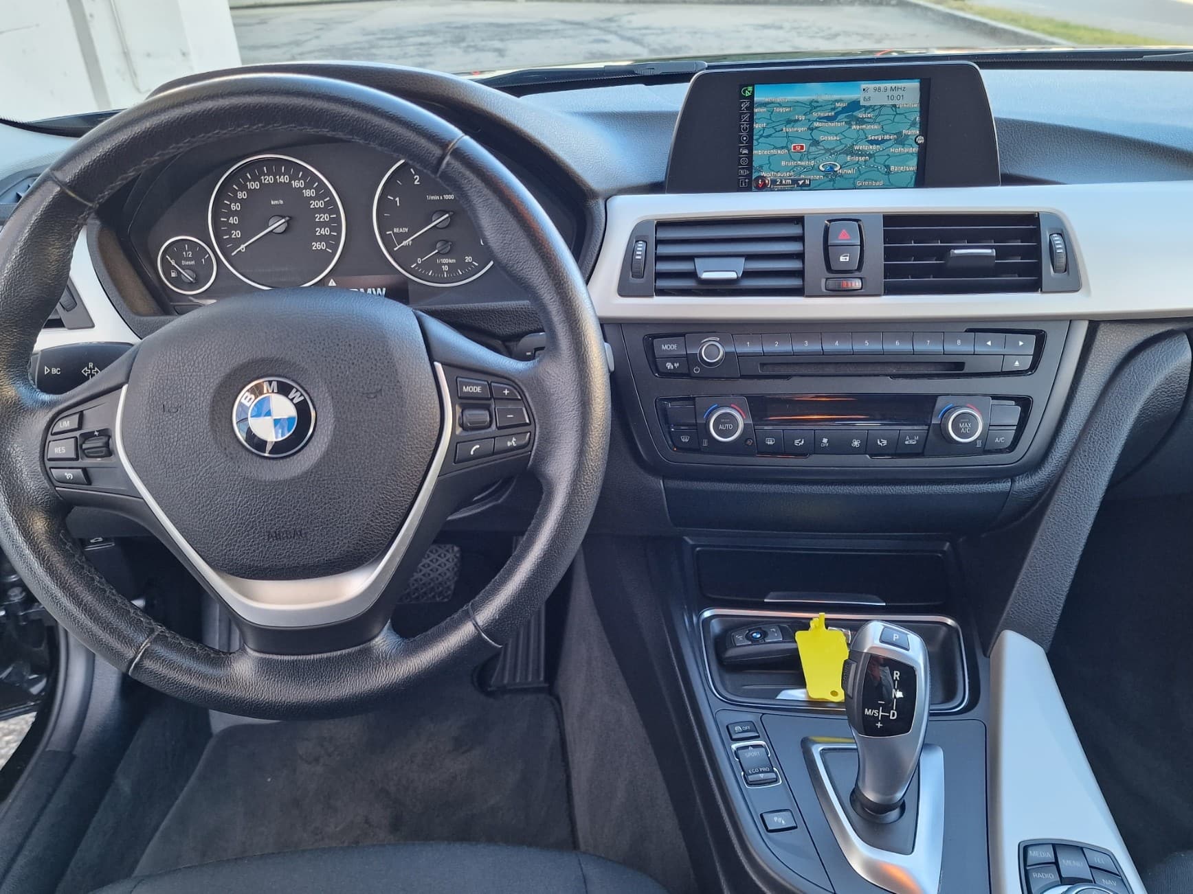 BMW 320d Touring Steptronic - Bild 10