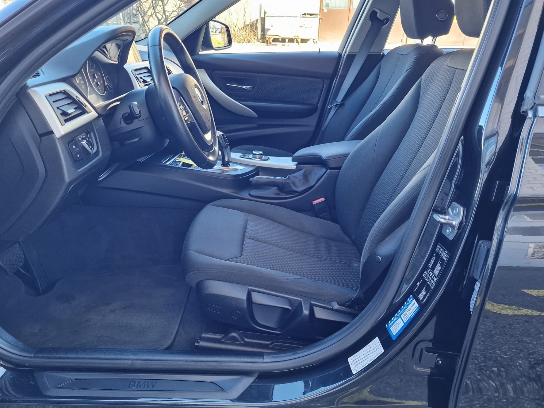 BMW 320d Touring Steptronic - Bild 8