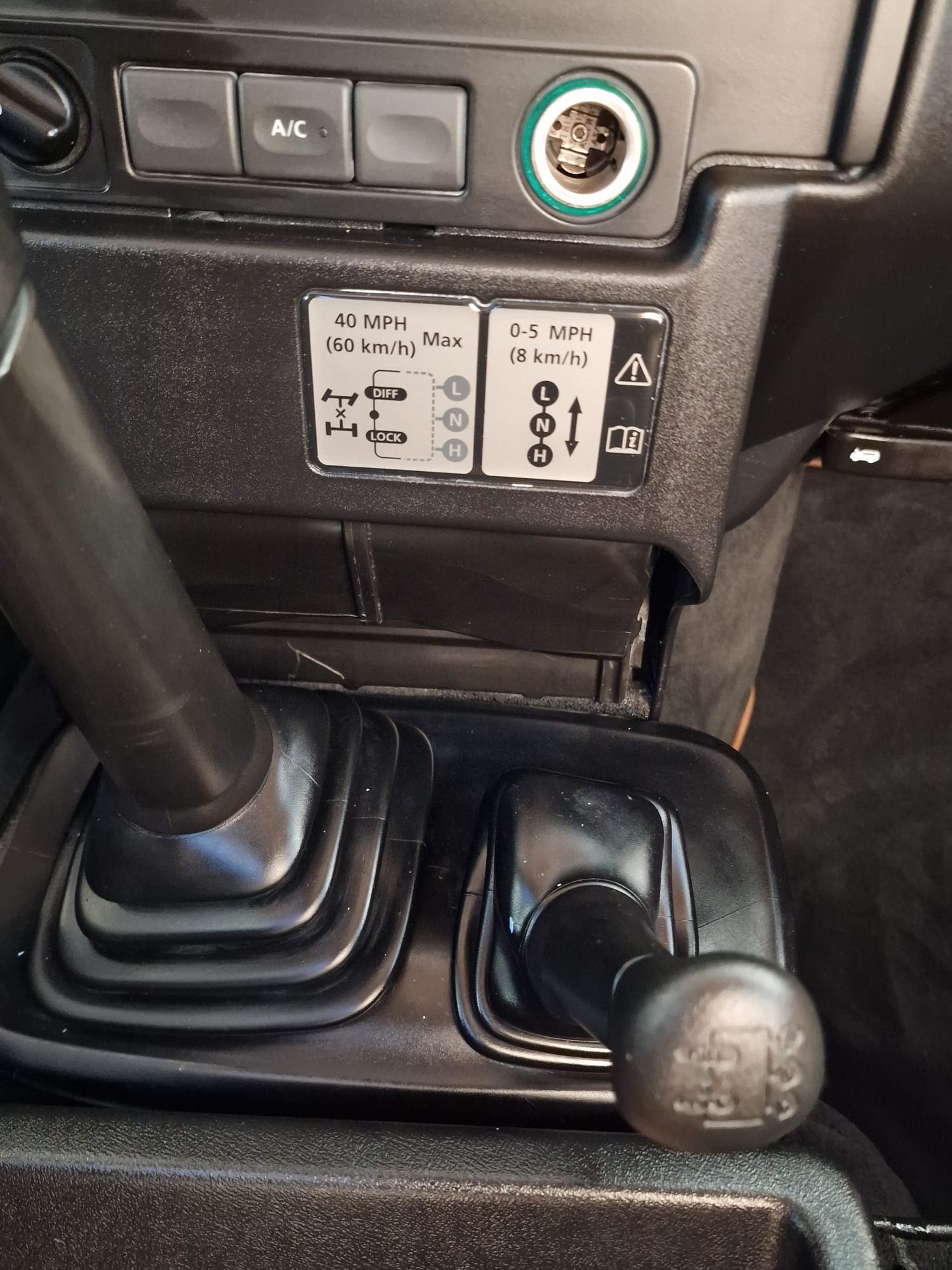 LAND ROVER Defender 110 SW 2.4Tdc - Bild 12