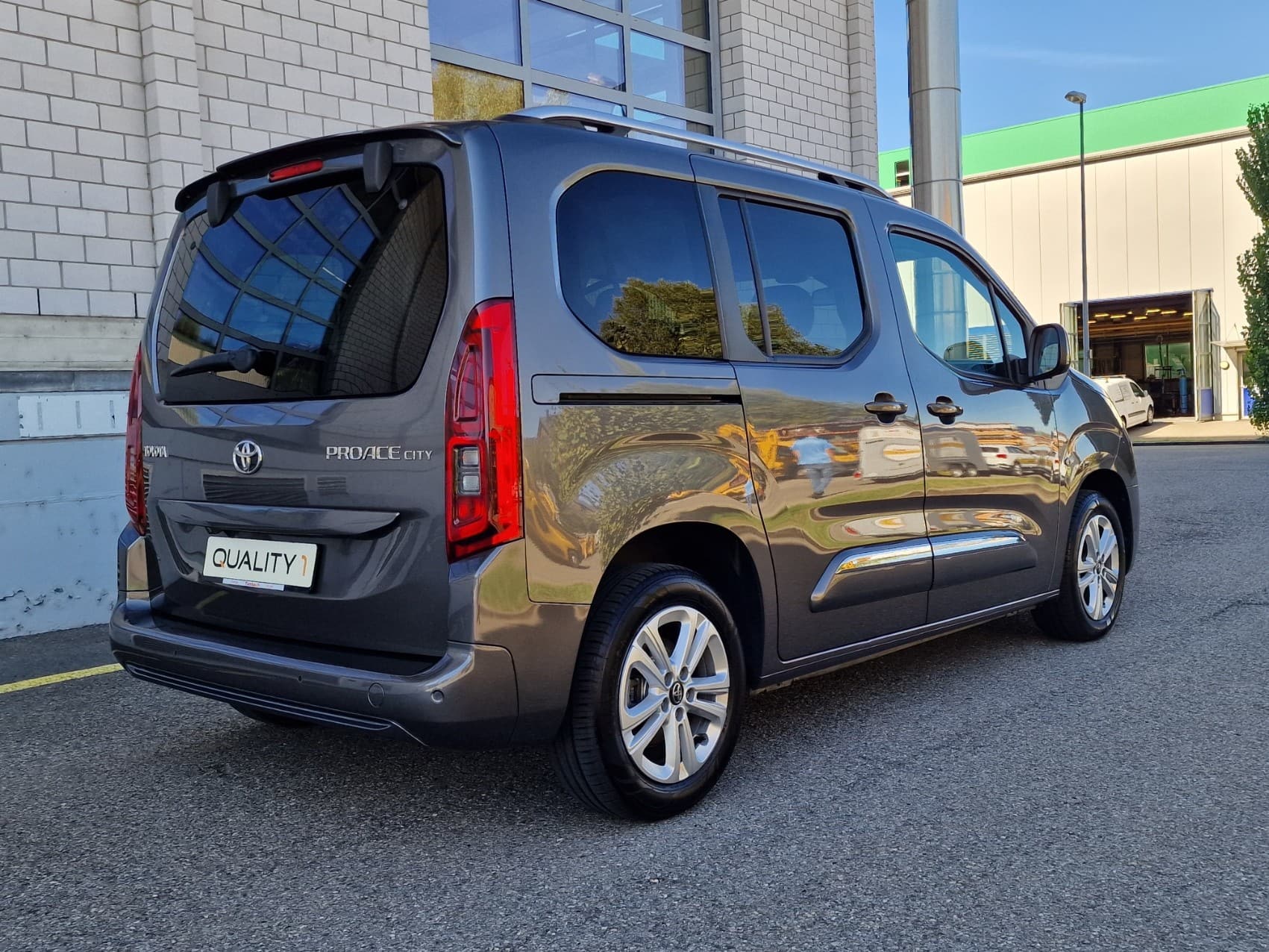 TOYOTA Proace City Verso 1.2 Combi Medium - Bild 5