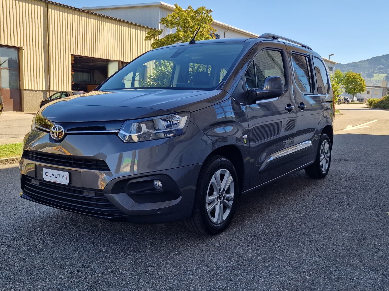 TOYOTA Proace City Verso 1.2 Combi Medium - Bild 2