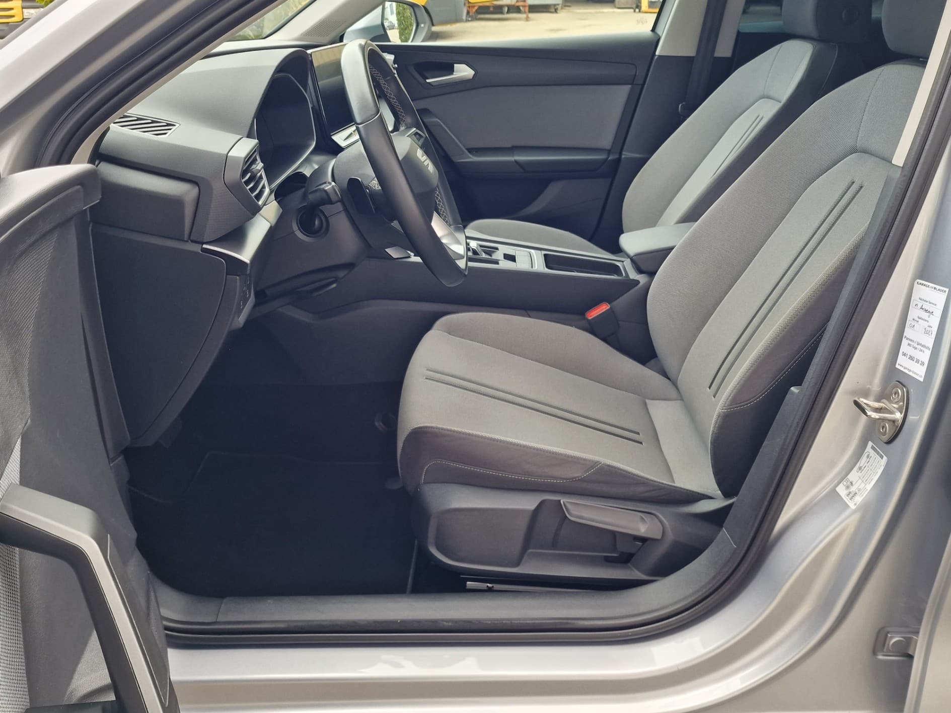 SEAT Leon 1.0 eTSI mHEV Style - Bild 8