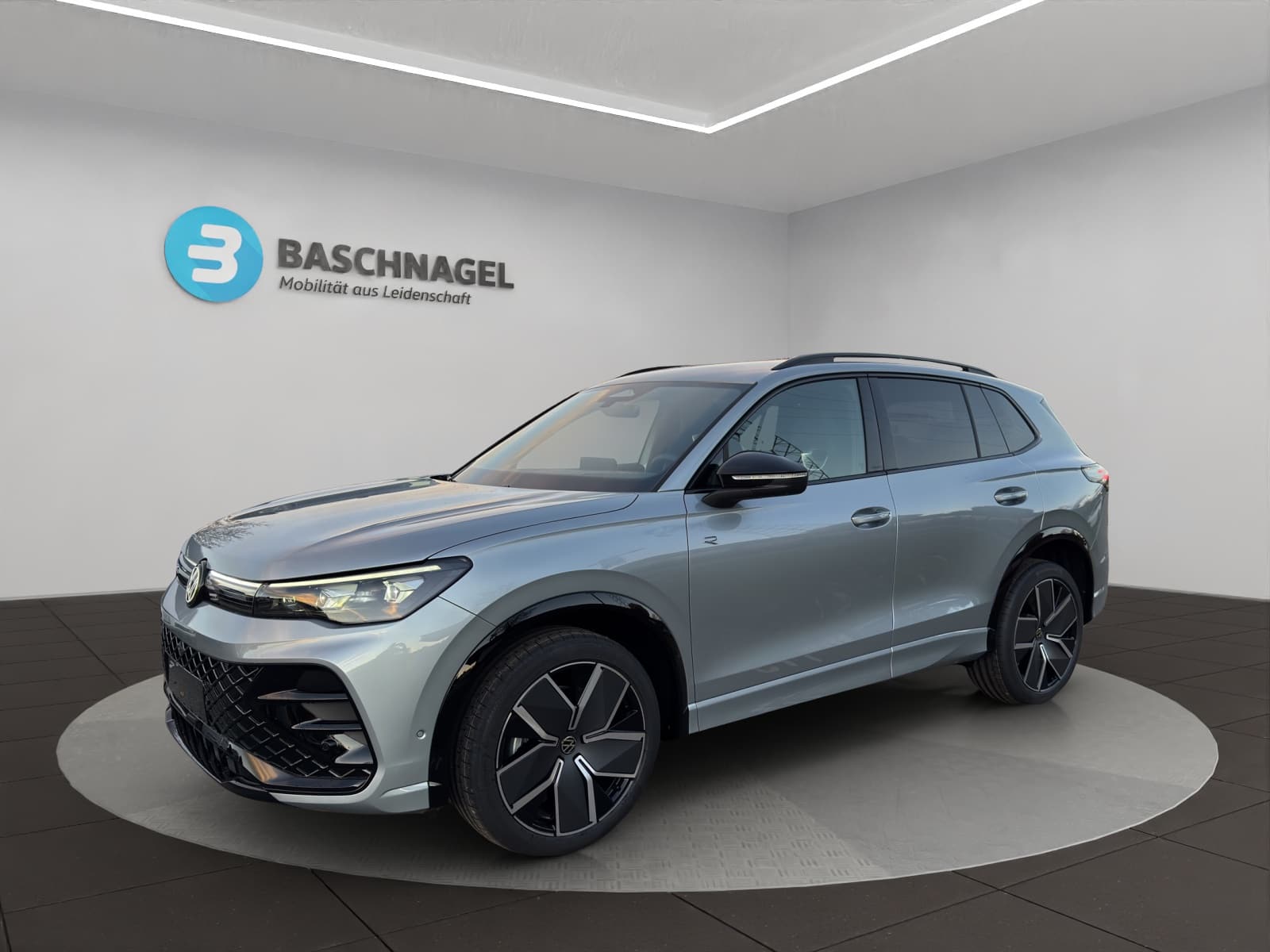 VW Tiguan 2.0 TSI DSG R-Line 4Motion - Bild 1