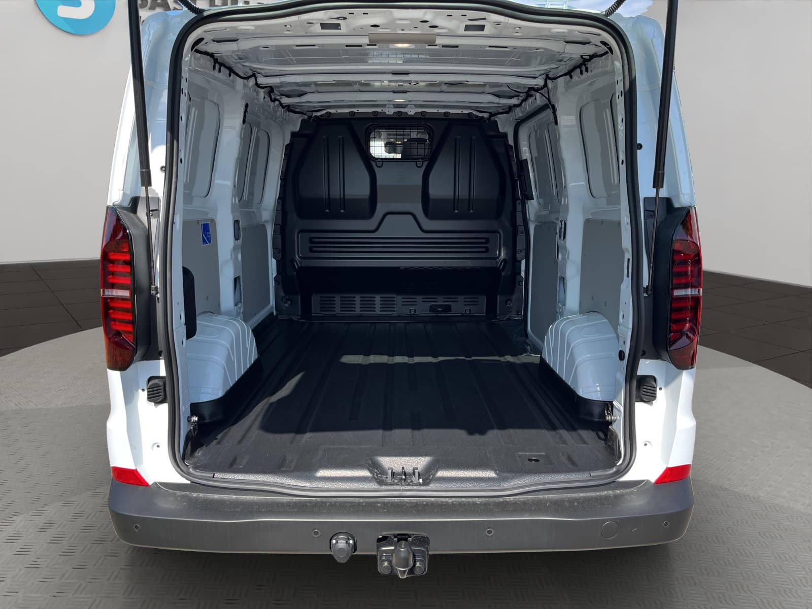 VW e-Transporter Plus 70 kWh - Bild 4