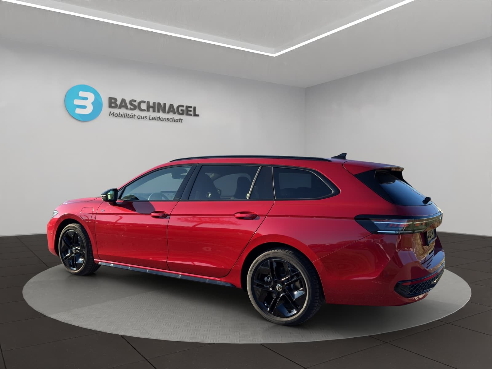 VW Passat Variant 1.5 TSI evo2 Plug-In- Hybrid R-Line DSG - Bild 3