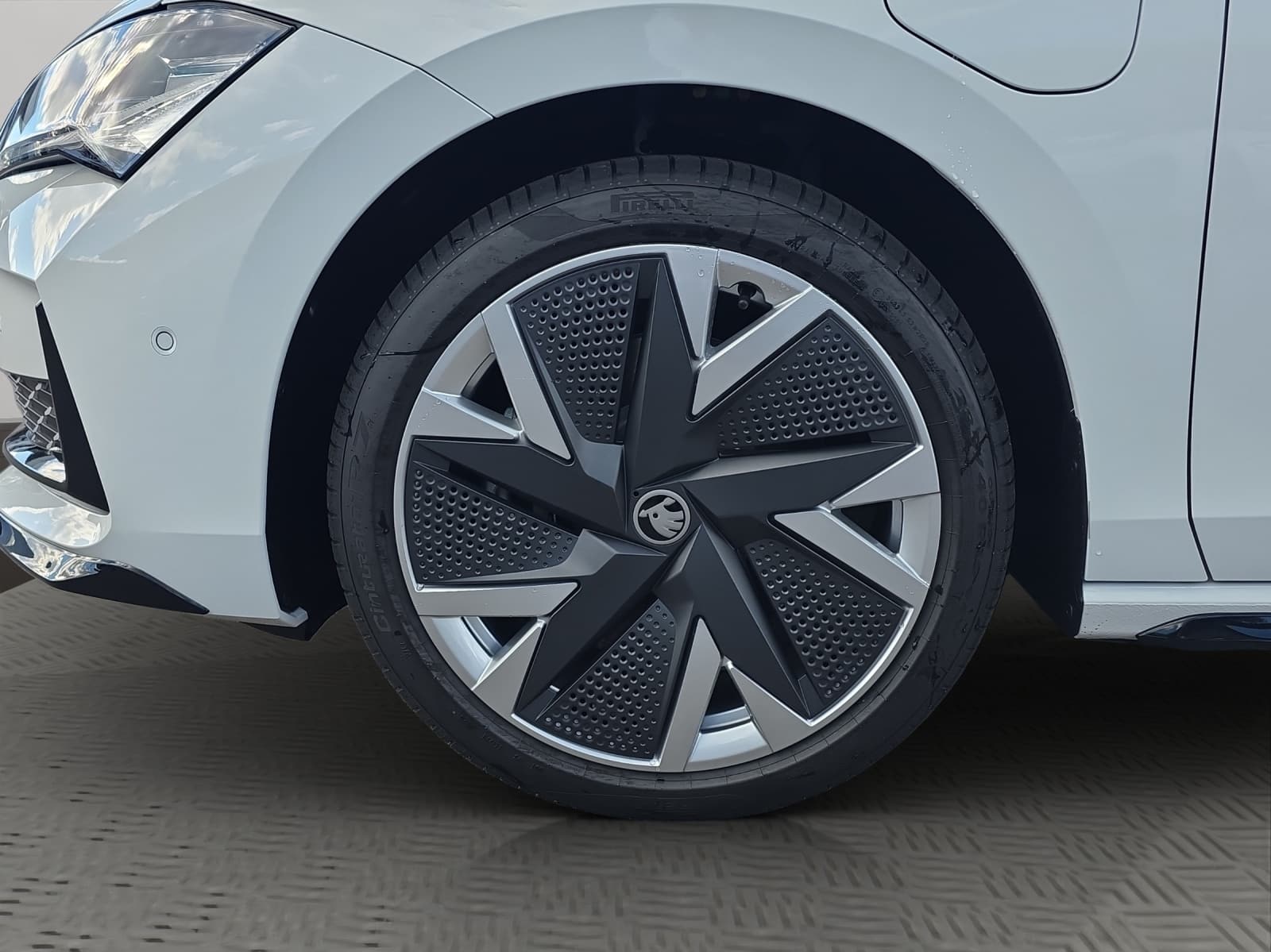 SKODA Superb Combi 1.5 TSI PHEV Sportline DSG - Bild 7