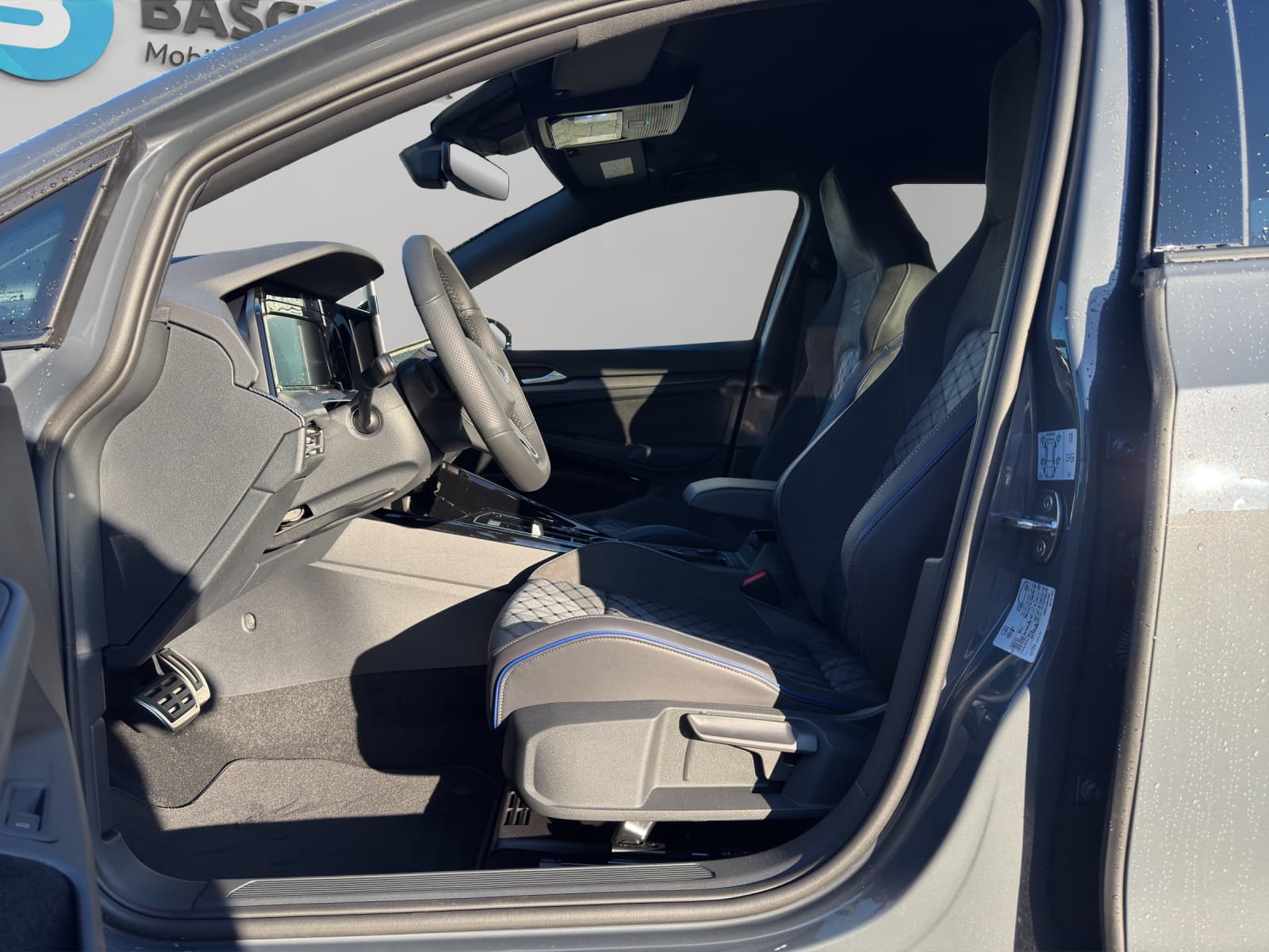 VW Golf Variant 1.5 eTSI mHEV R-Line DSG - Bild 4