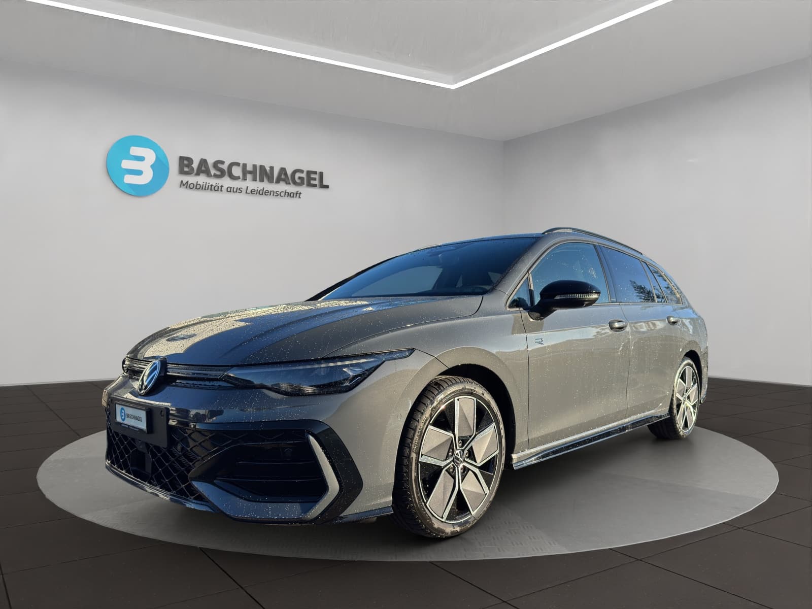 VW Golf Variant 1.5 eTSI mHEV R-Line DSG - Bild 1