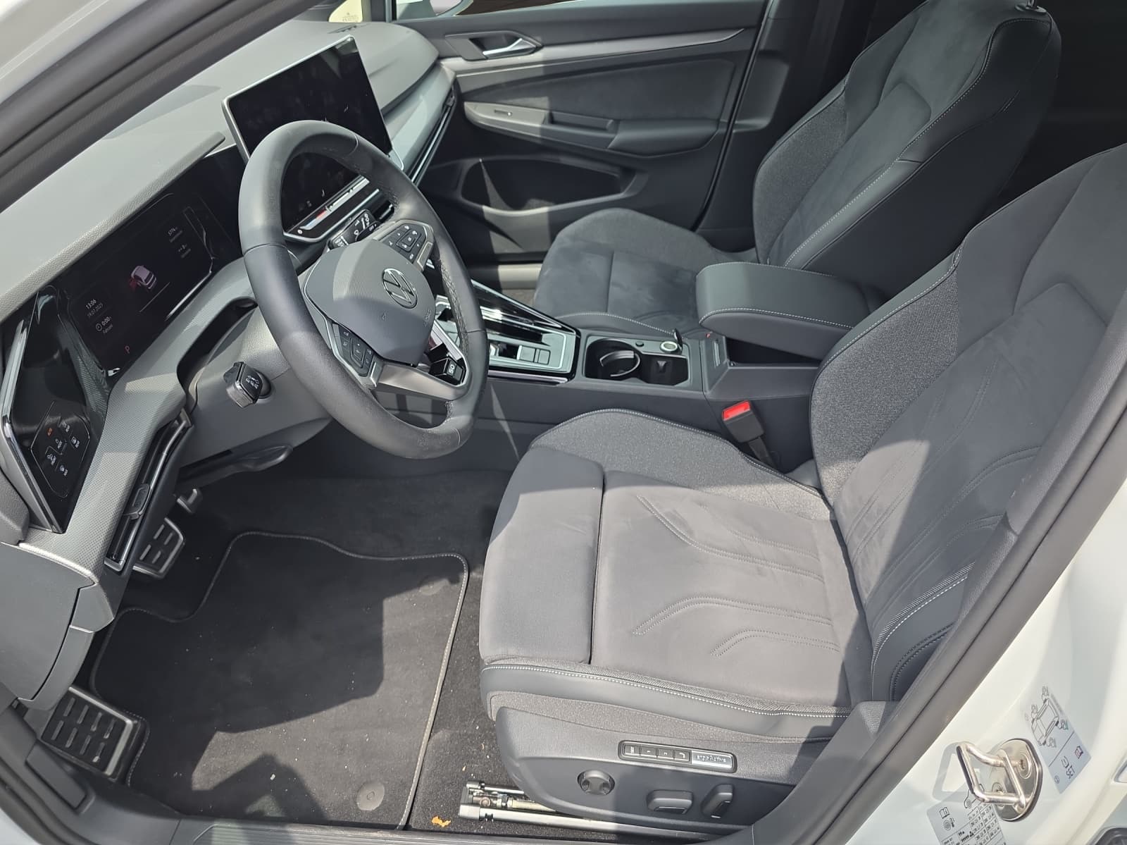 VW Golf 1.5 TSI PHEV Edition 50 - Bild 4
