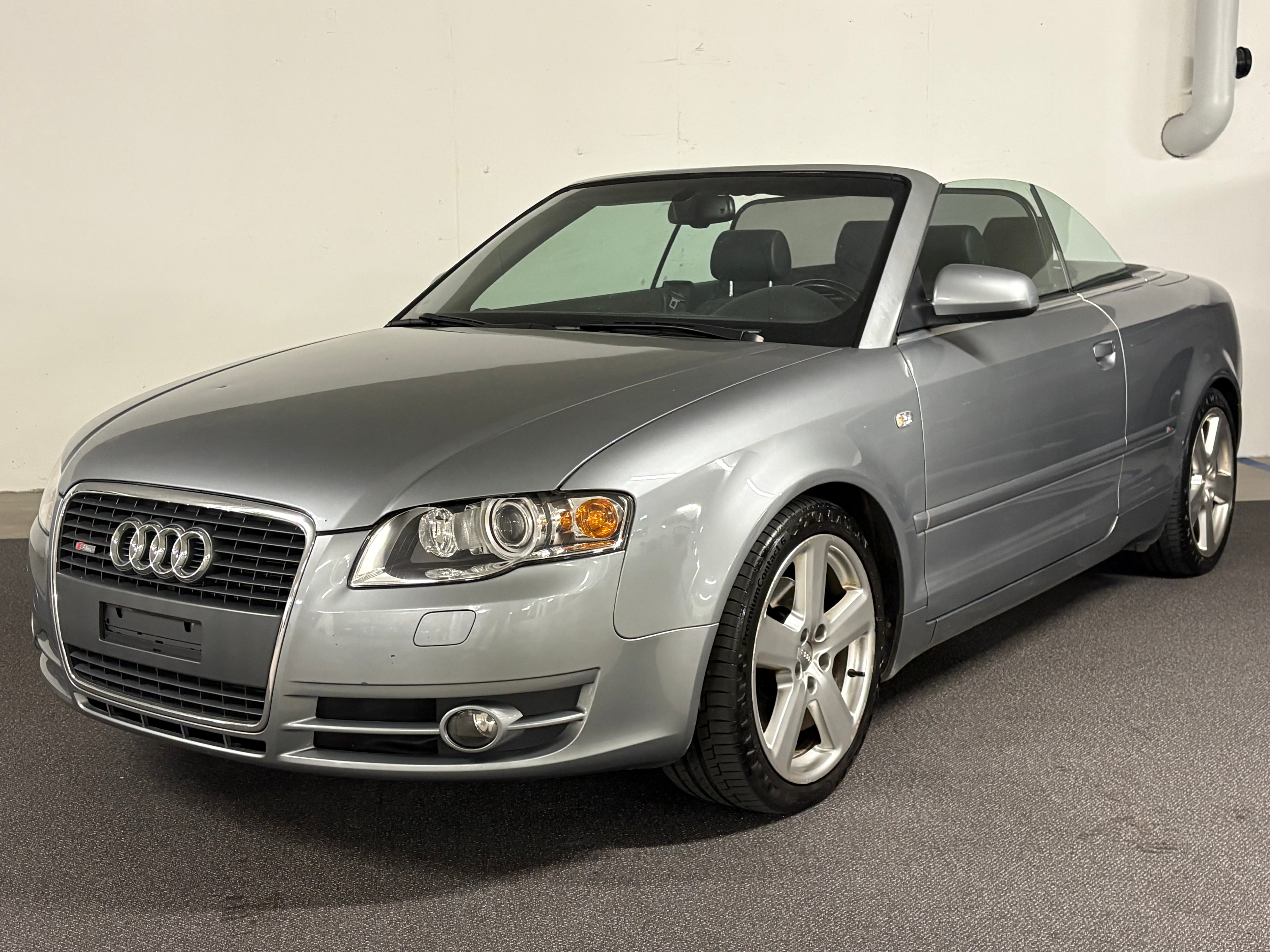 AUDI A4 Cabriolet 1.8 Turbo S-Line - Bild 2