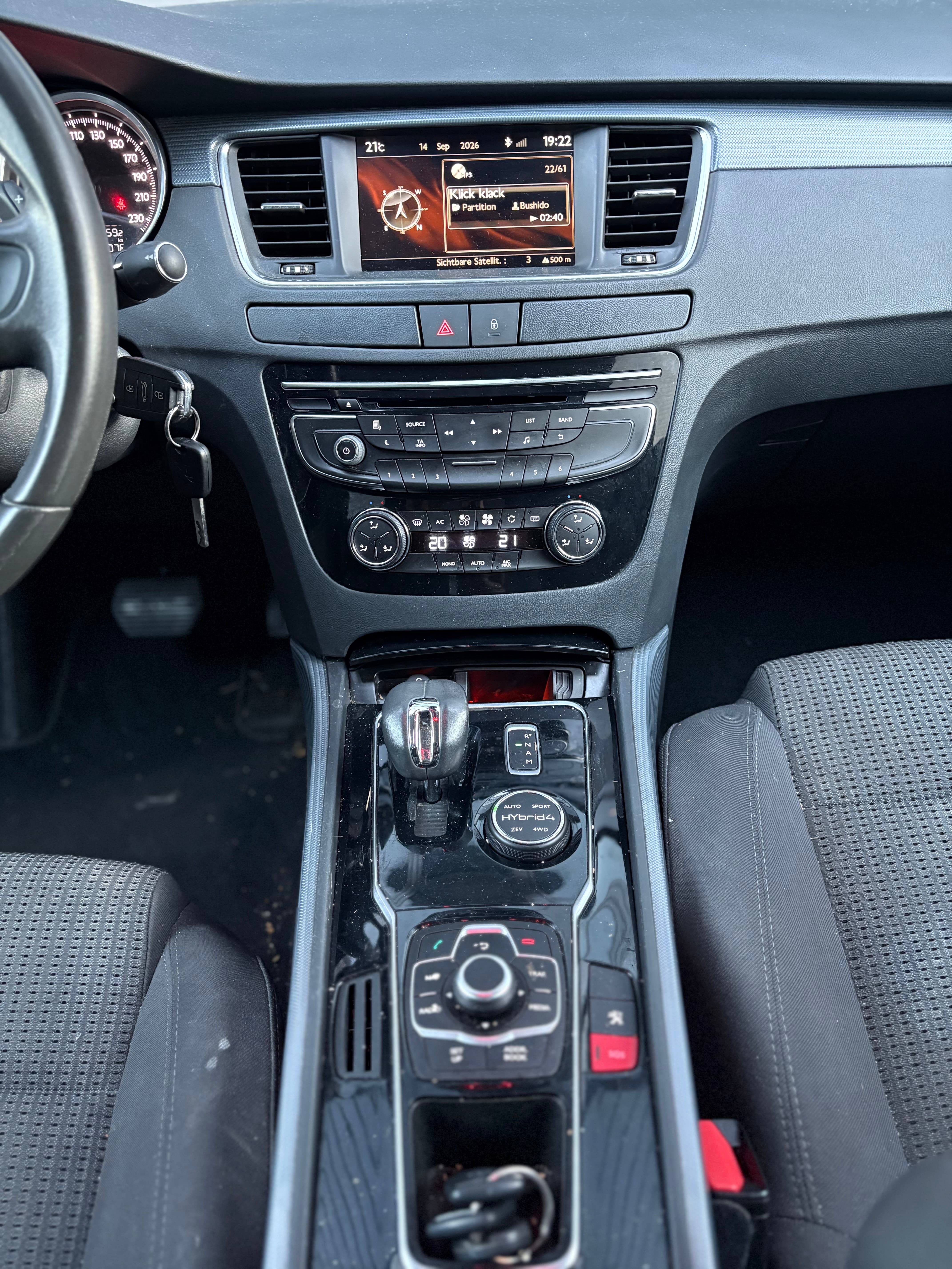 PEUGEOT 508 2.0 HDI Hybrid4 Allure EGS6 - Bild 14