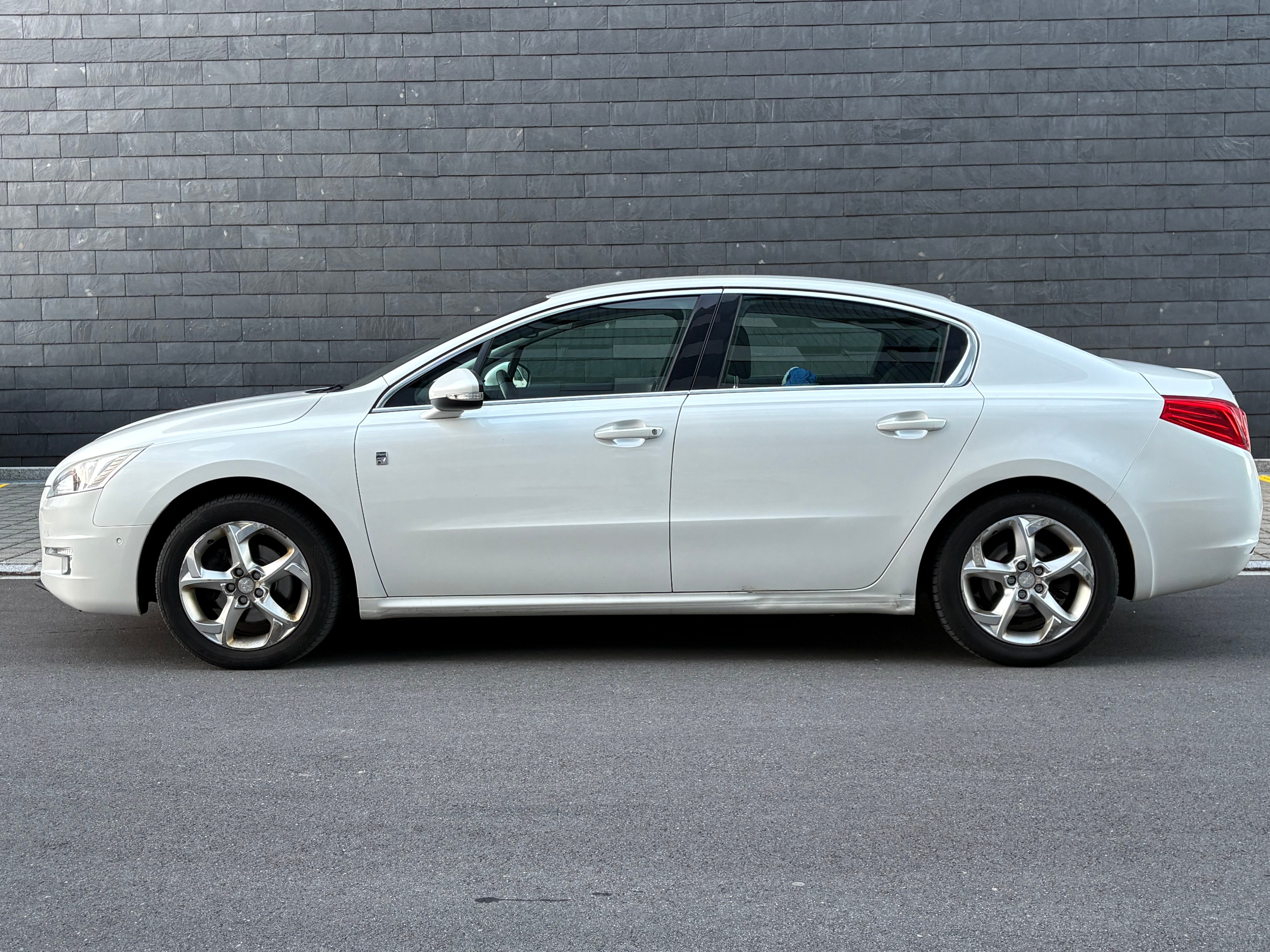 PEUGEOT 508 2.0 HDI Hybrid4 Allure EGS6 - Bild 5